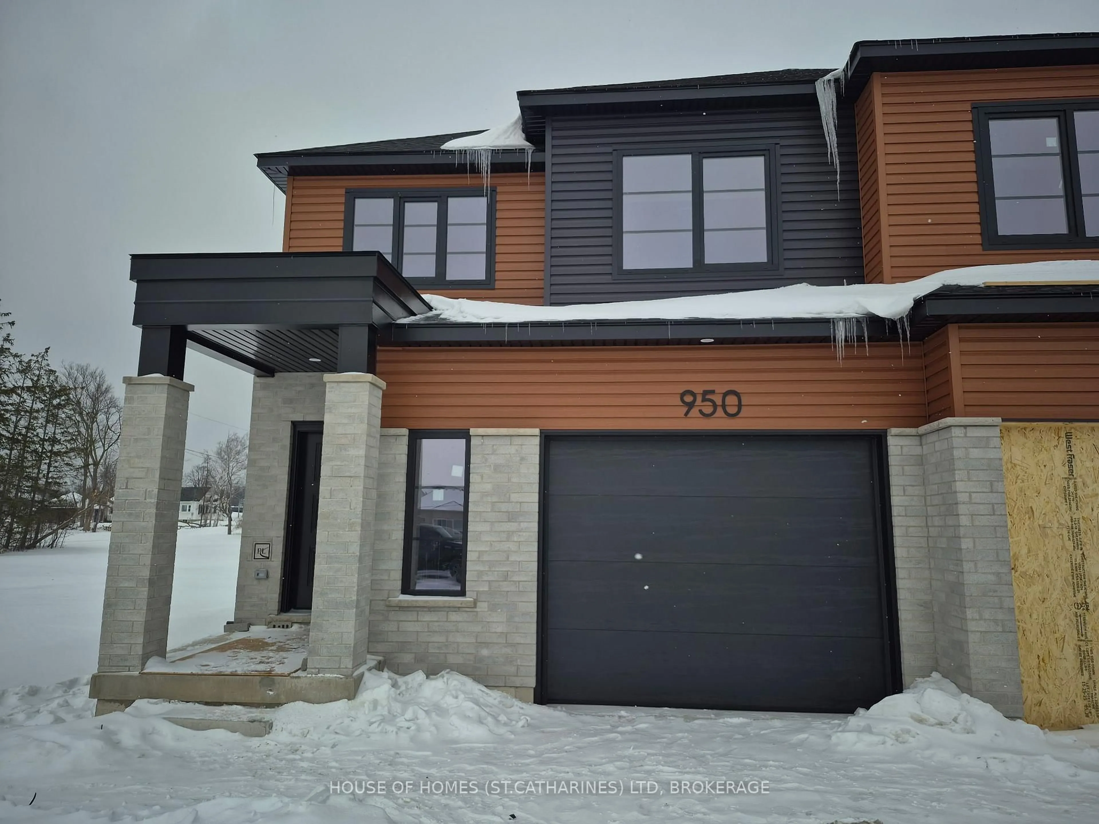 Unknown for 950 Burwell St, Fort Erie Ontario L2A 0E3