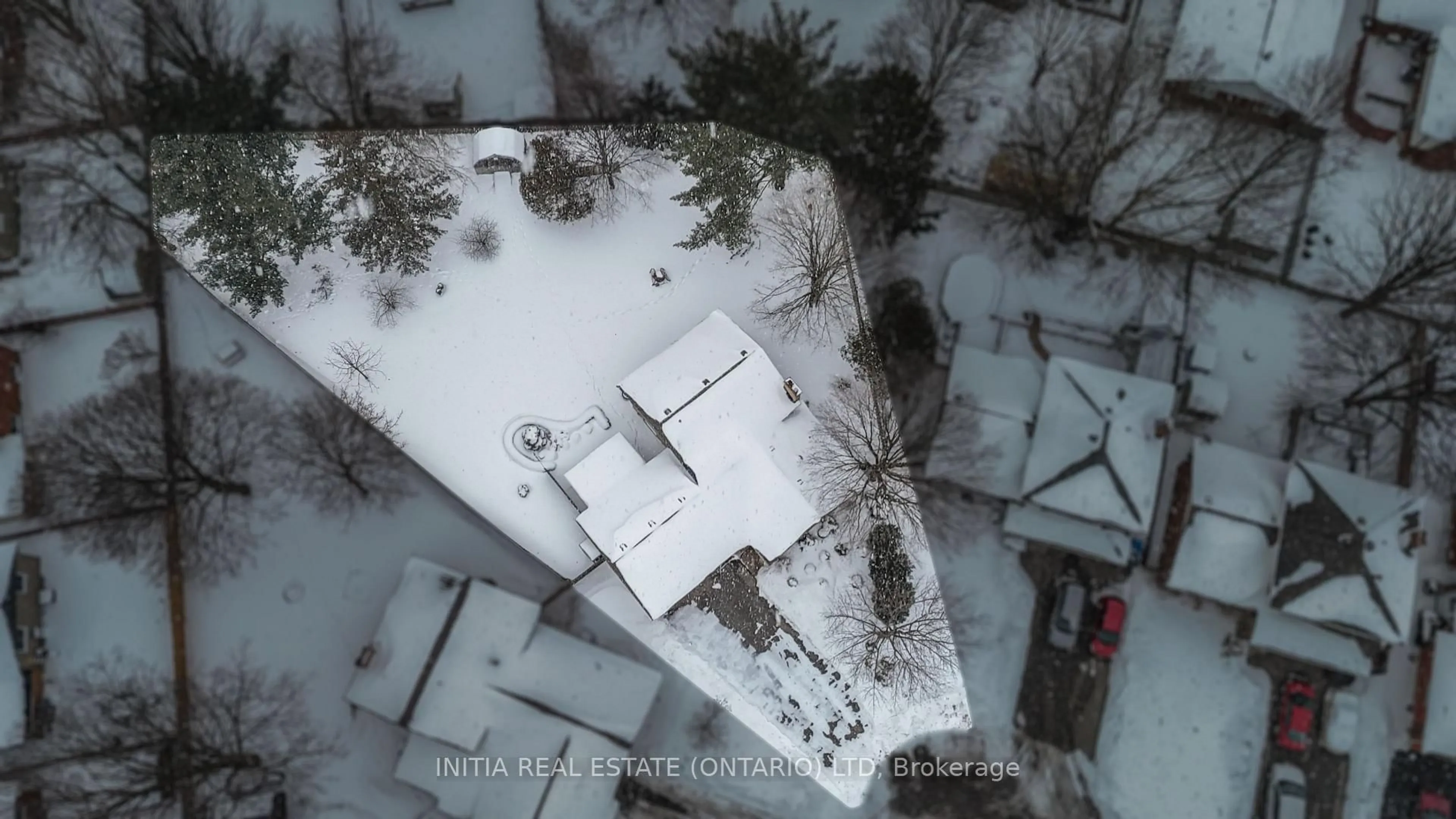 A pic from outside/outdoor area/front of a property/back of a property/a pic from drone, street for 30 Stoney Crt, Tillsonburg Ontario N4G 4R7