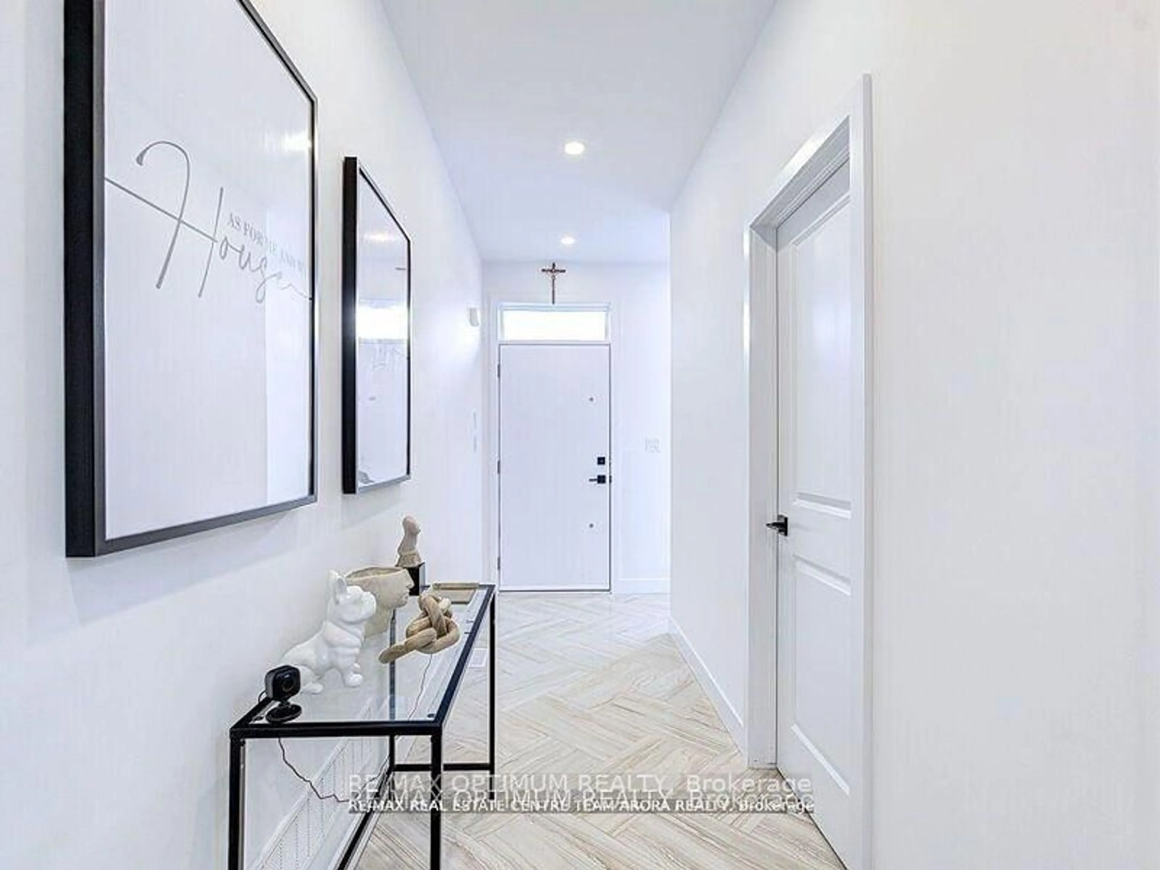 Indoor entryway for 171 Klein Circ, Hamilton Ontario L9K 0K5