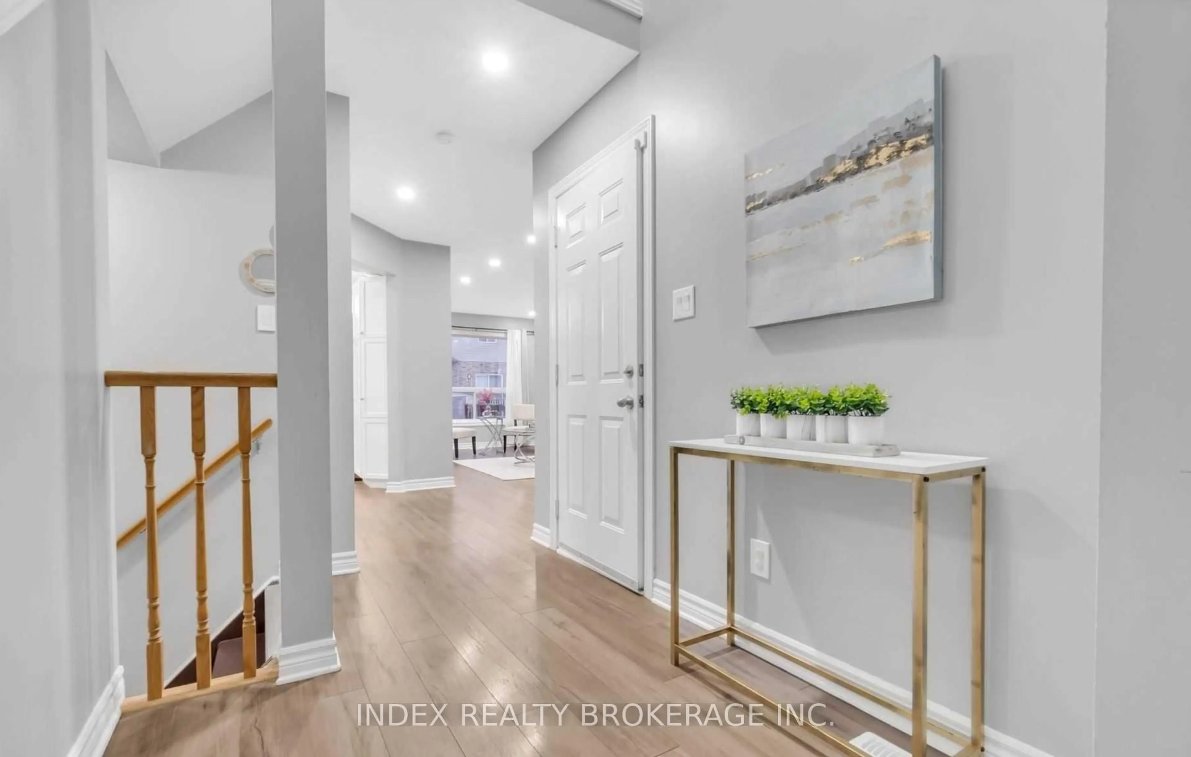 Indoor entryway for 3389 Georgeheriot Lane, London South Ontario N6L 0A5