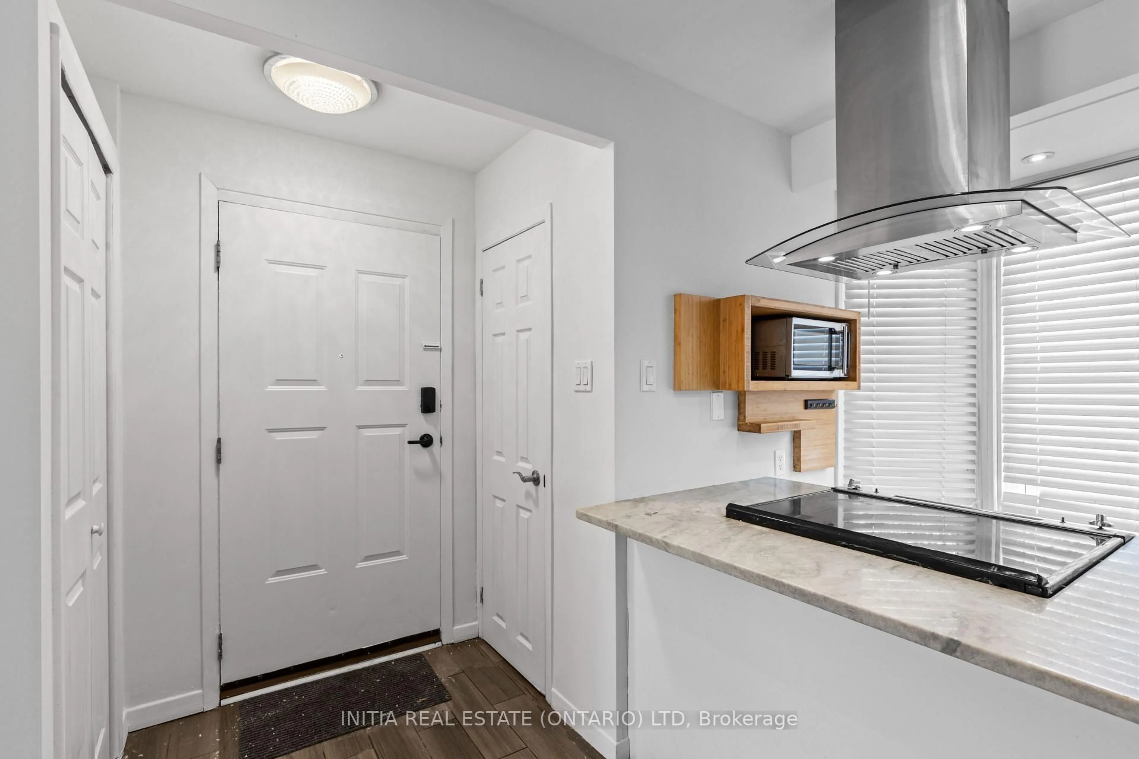 Standard kitchen, unknown for 55 Arbour Glen Cres #19, London East Ontario N5Y 1Z9