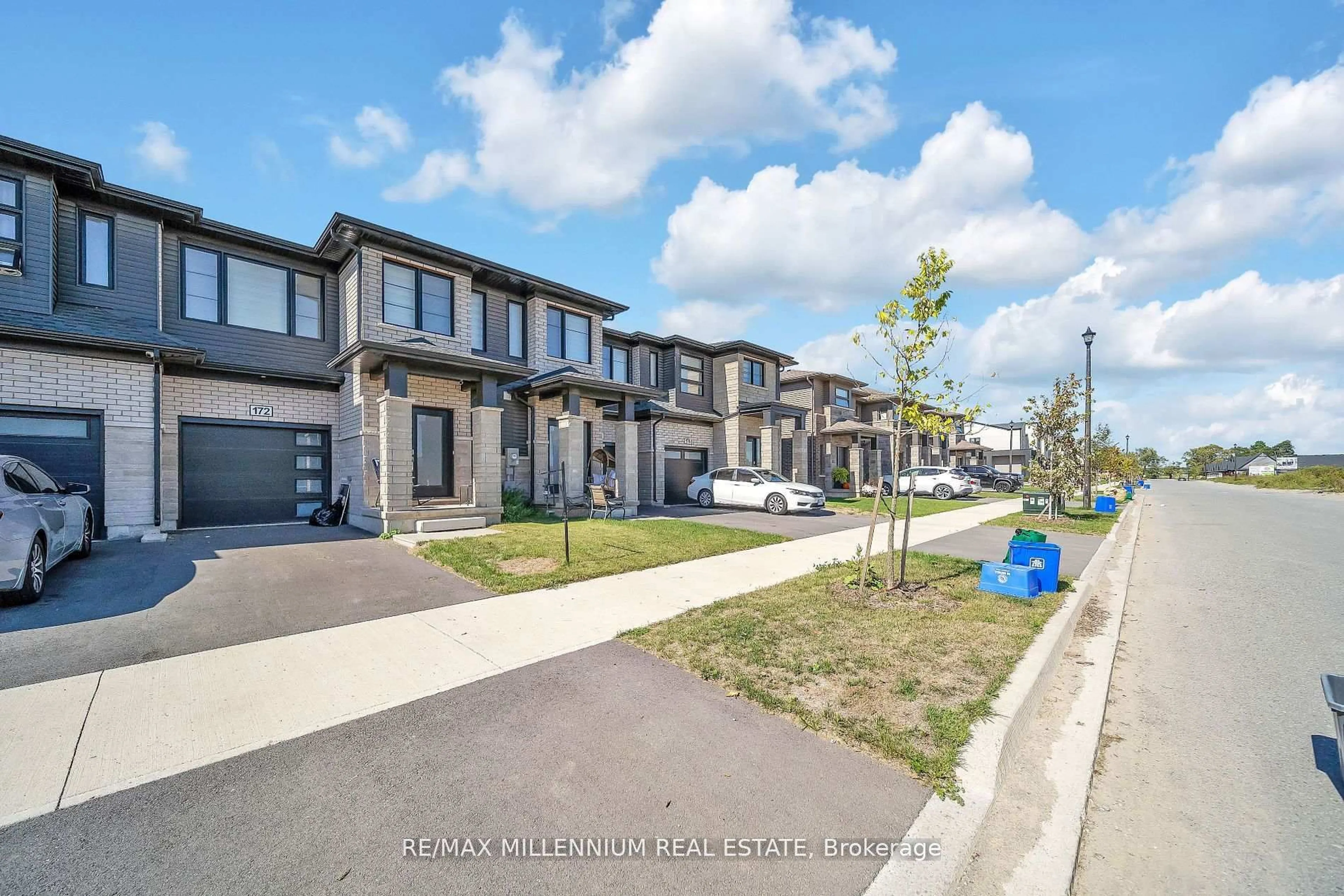 A pic from outside/outdoor area/front of a property/back of a property/a pic from drone, street for 172 Klager Ave, Pelham Ontario L0S 1E1