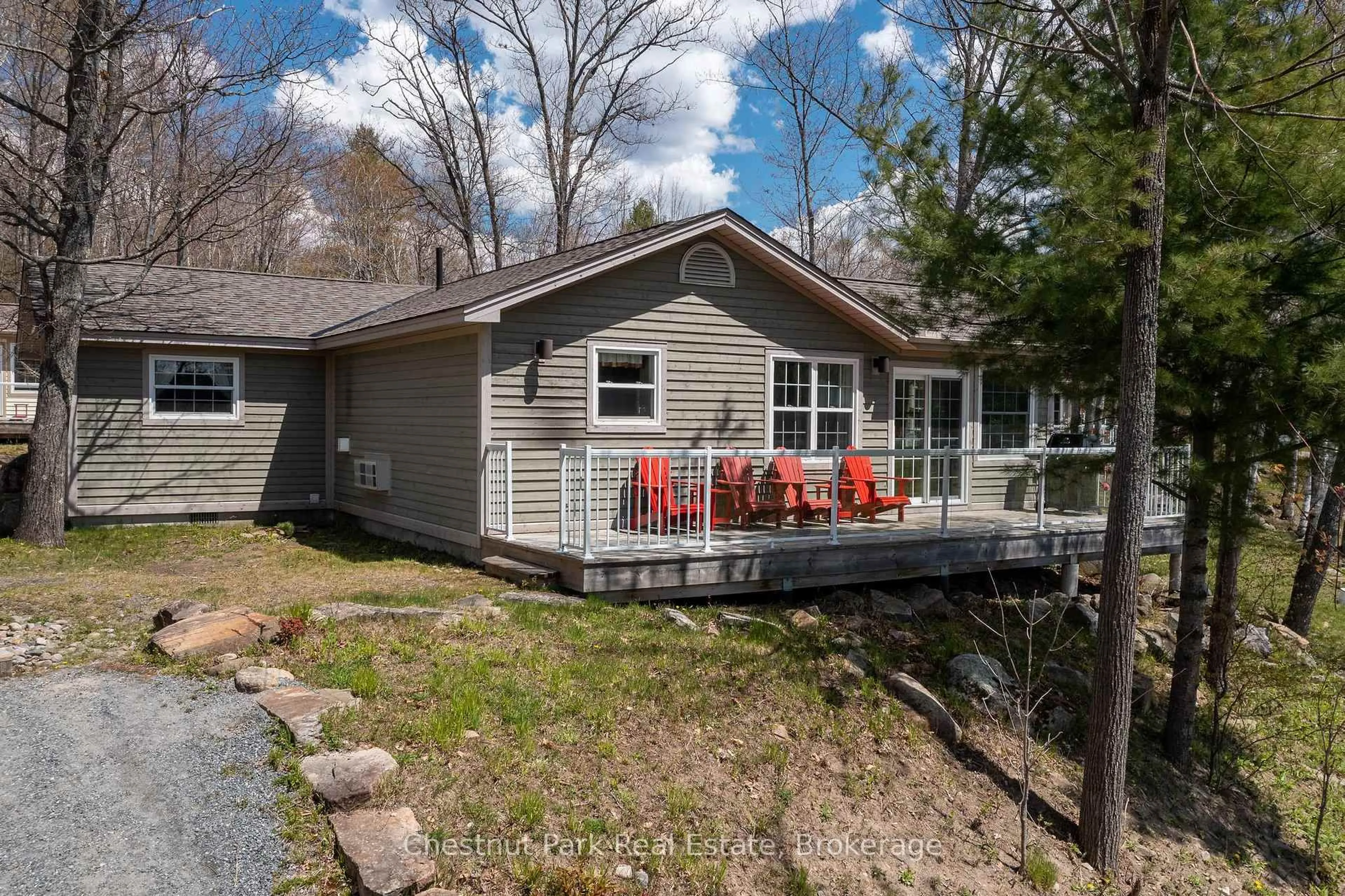 Home with vinyl exterior material, unknown for 1052 RAT BAY Rd #112-8, Lake of Bays Ontario P1H 2J6