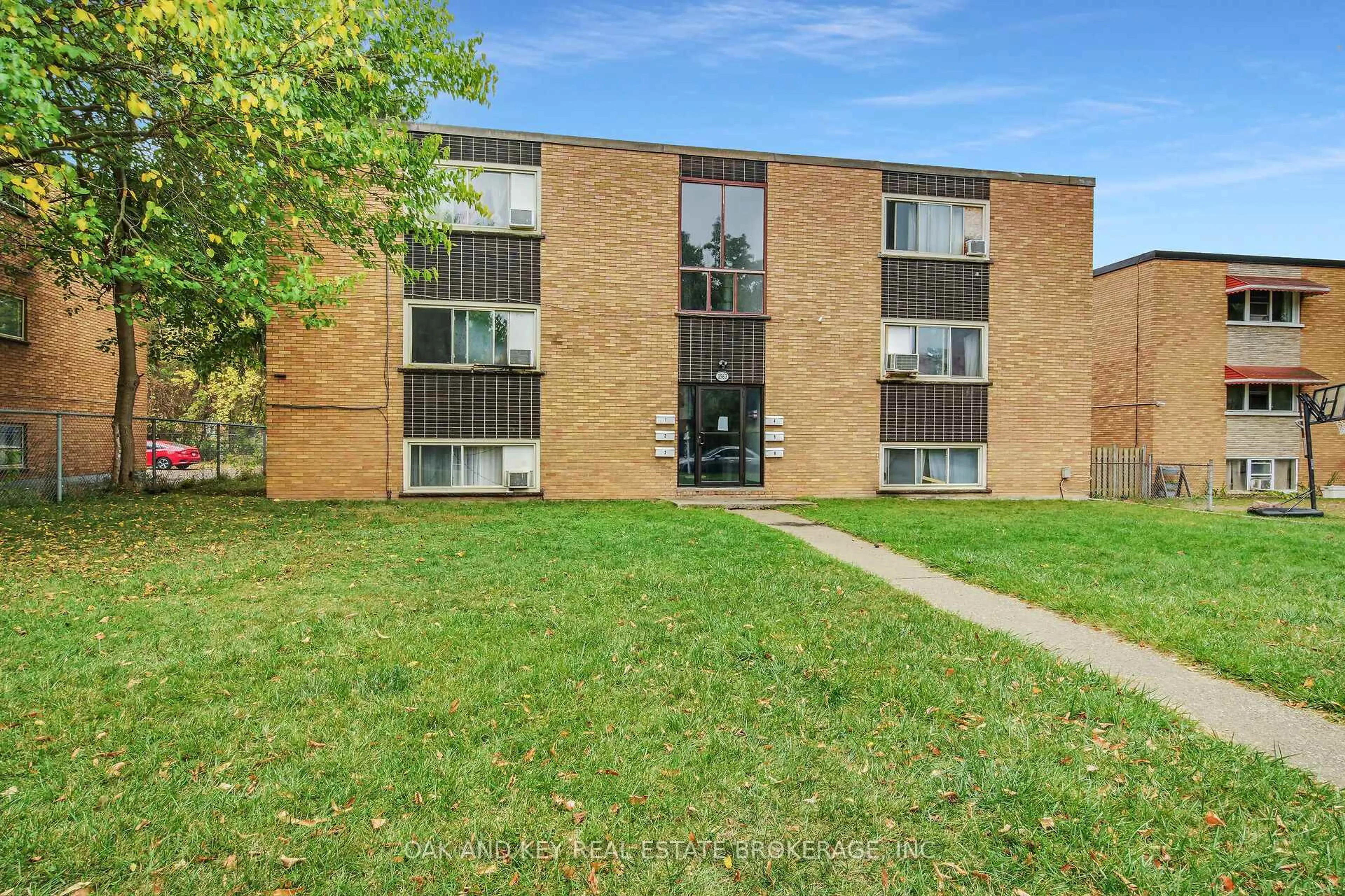 Unknown for 1563 Allen Pl, London East Ontario N5W 2V9