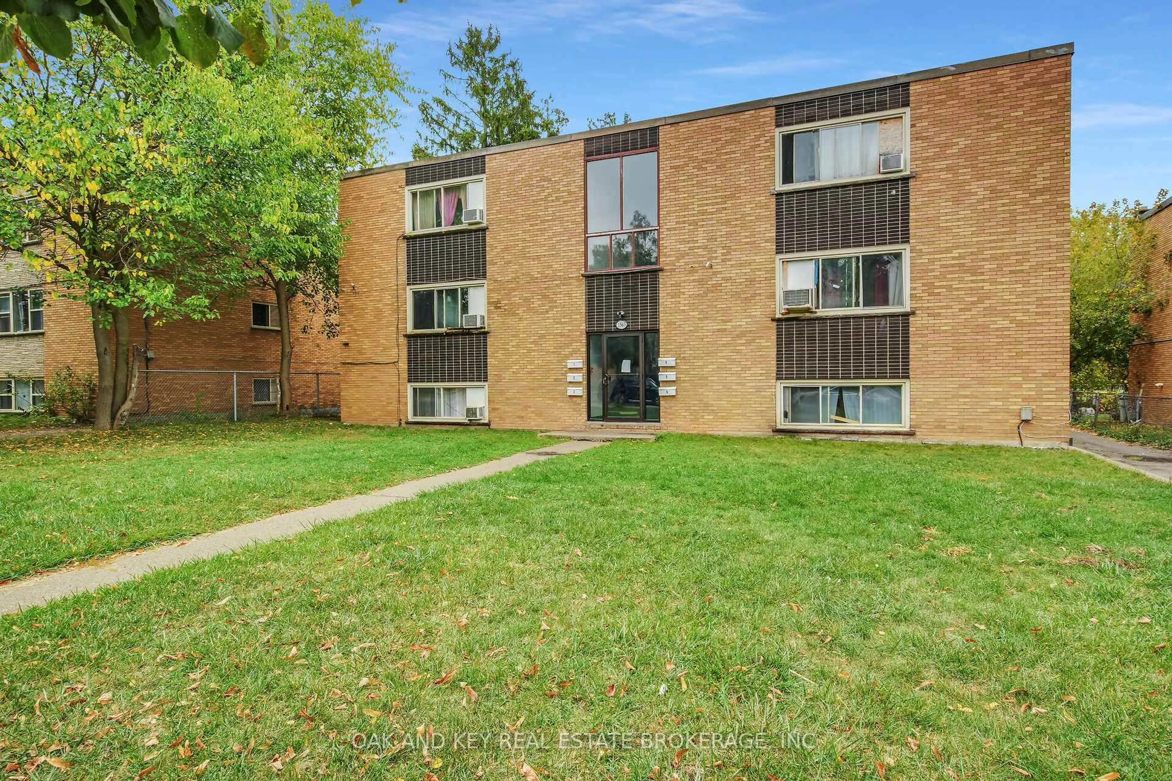 Unknown for 1563 Allen Pl, London East Ontario N5W 2V9