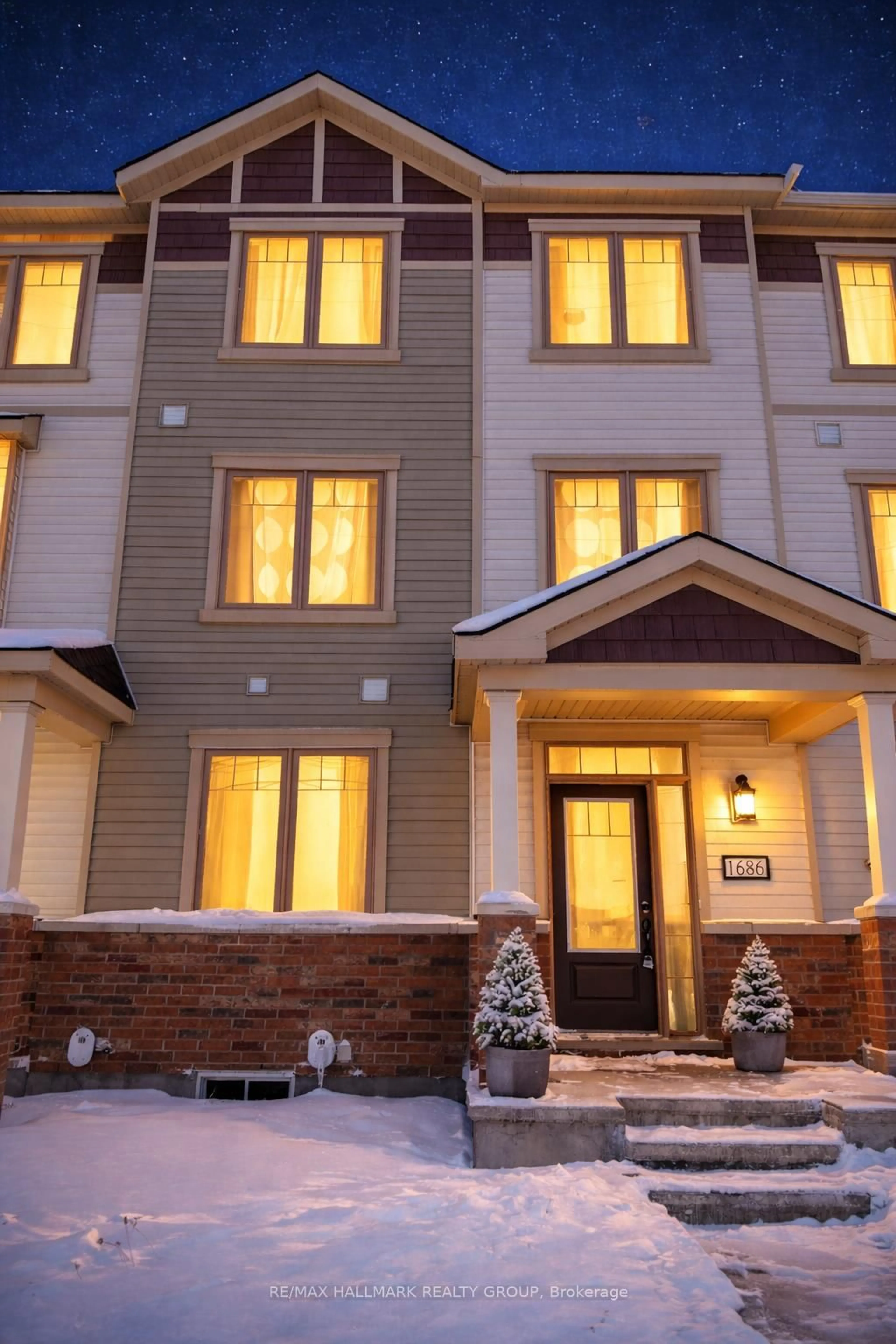 Unknown for 1686 Maple Grove St, Stittsville Ontario K2S 2R3