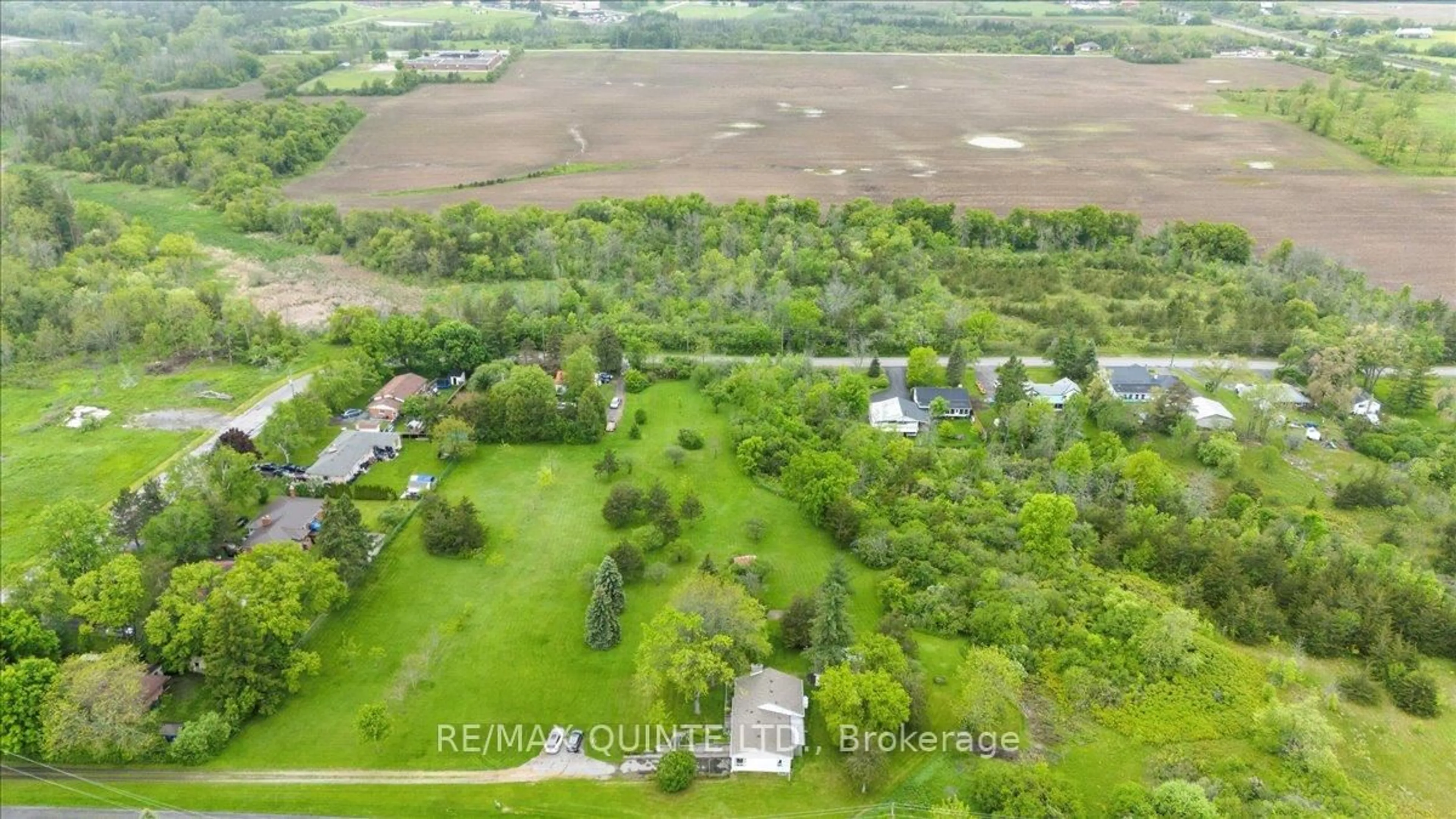 A pic from outside/outdoor area/front of a property/back of a property/a pic from drone, water/lake/river/ocean view for 404 Bridge St, Belleville Ontario K8N 4Z2