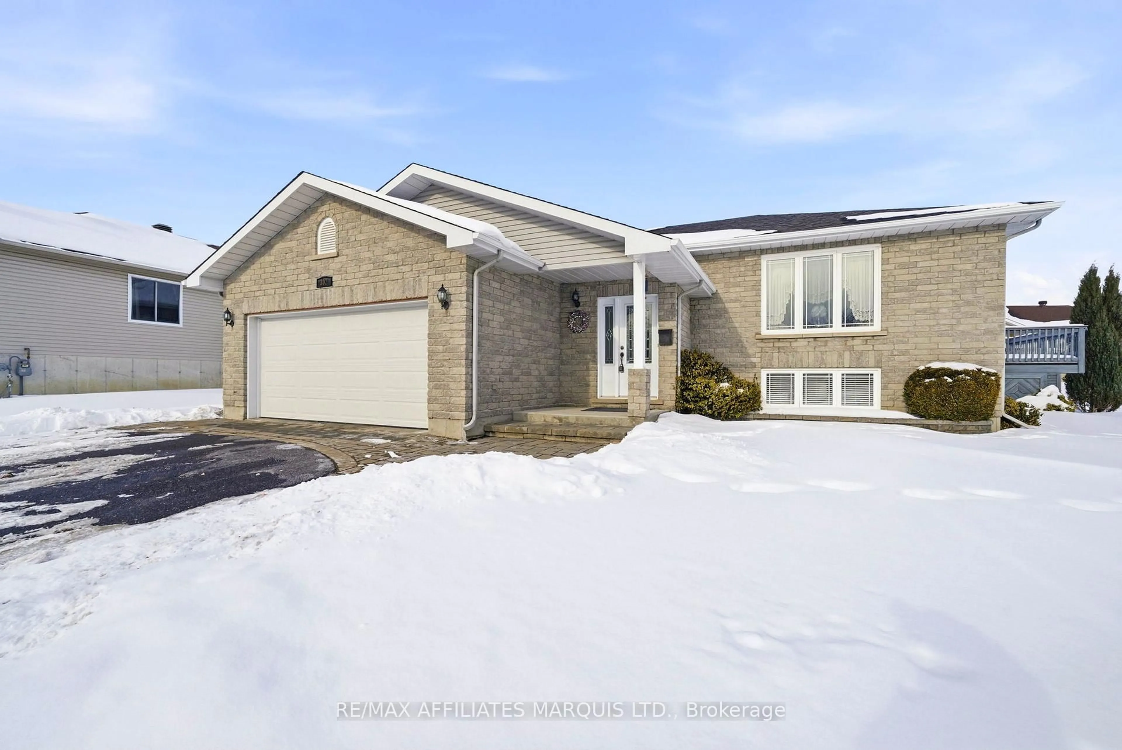 Unknown for 302 Emma Ave, Cornwall Ontario K6J 0A2