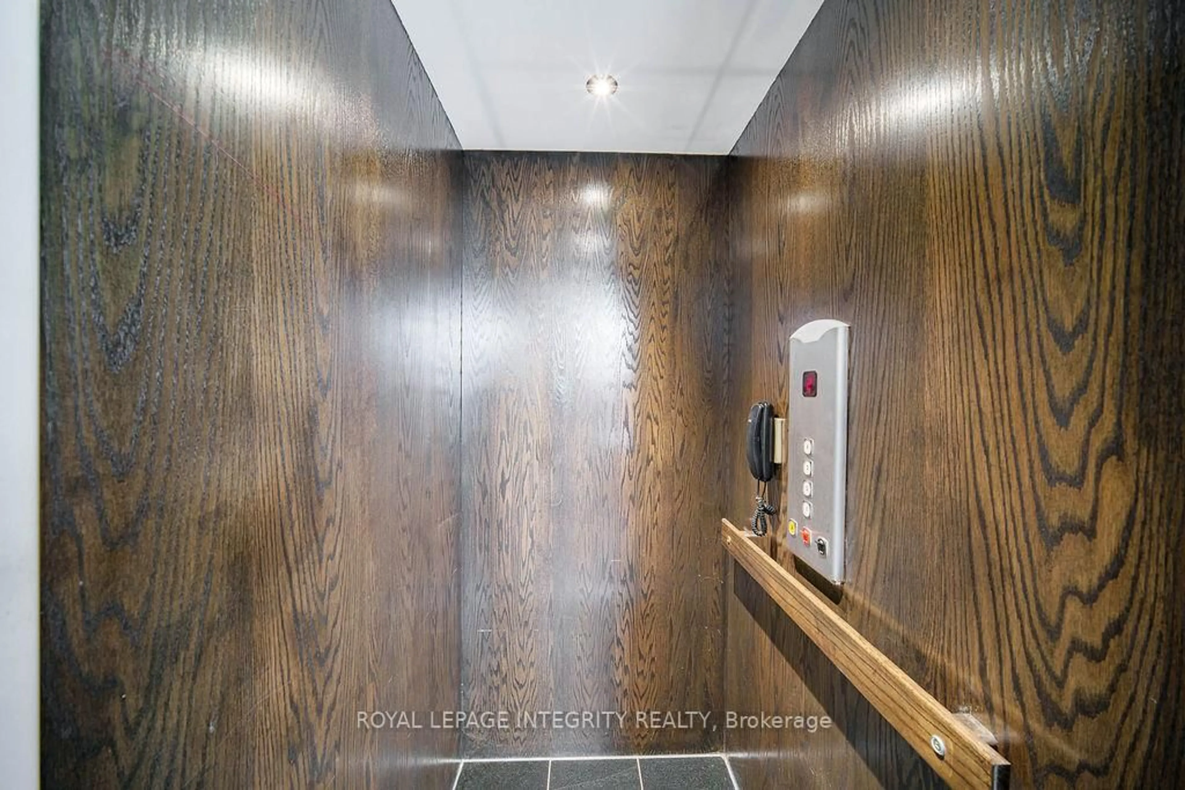 Indoor foyer for 803 PETRA Private, Ottawa Ontario K2T 0G3