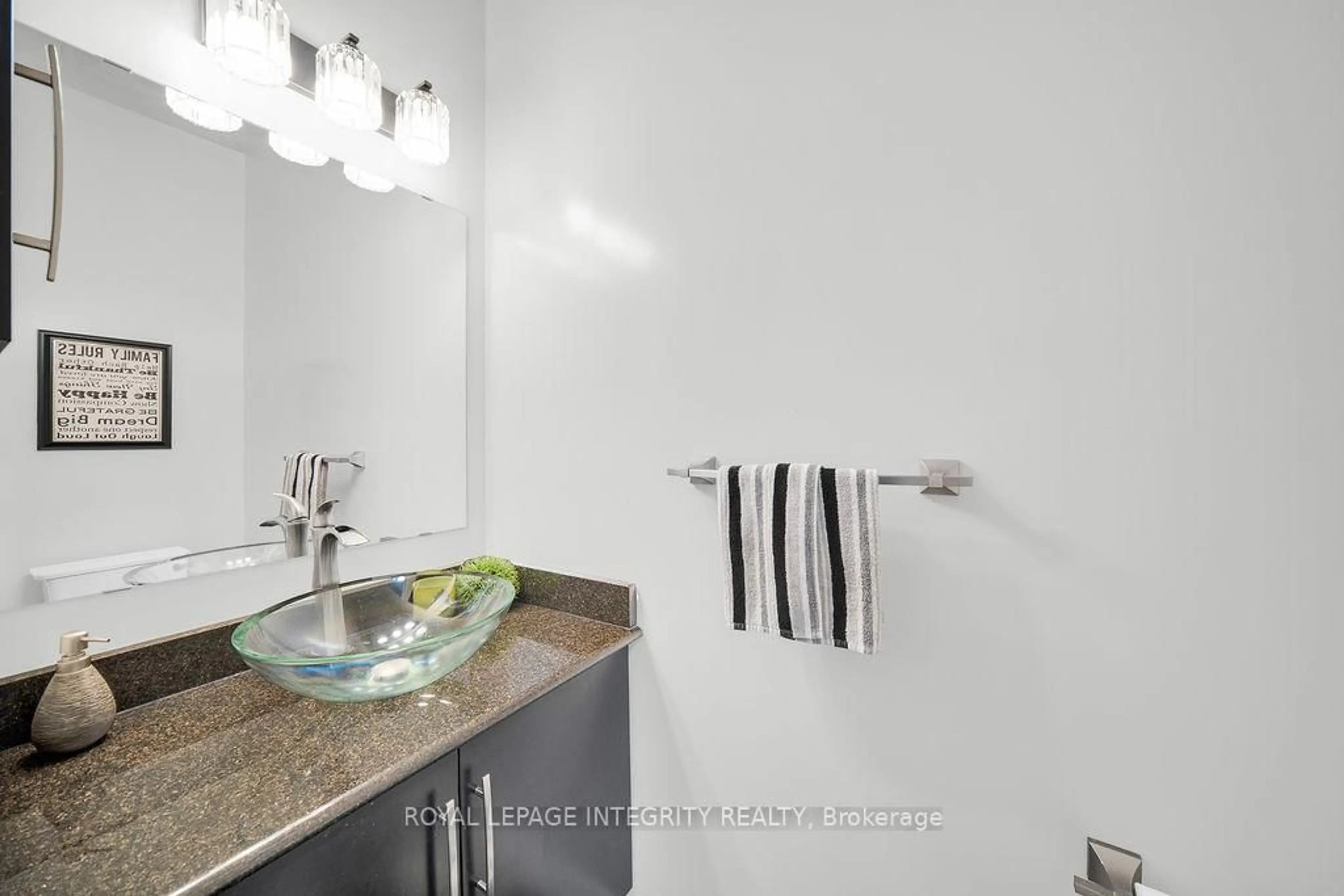 Standard bathroom, ceramic/tile floor for 803 PETRA Private, Ottawa Ontario K2T 0G3