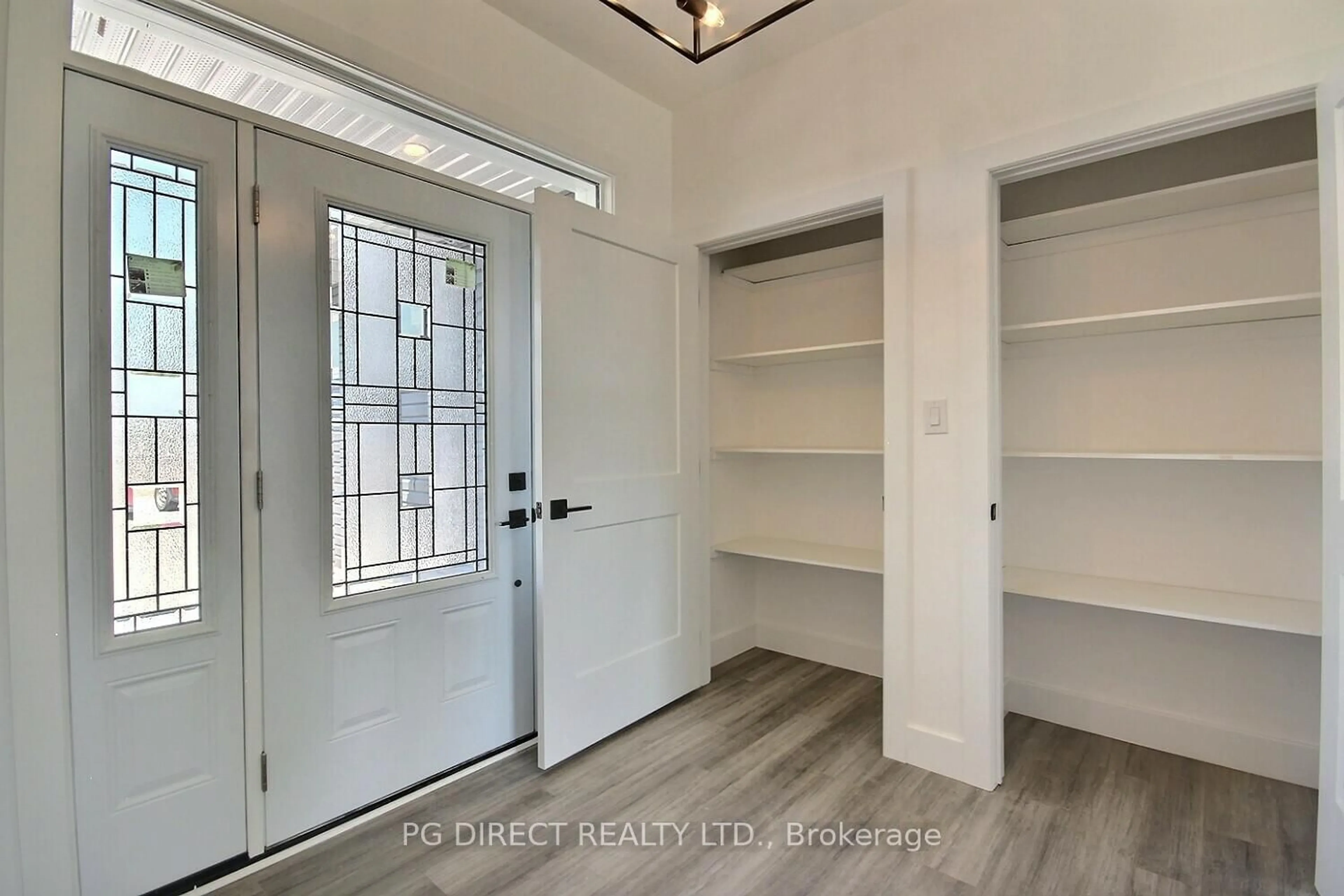 Indoor entryway for 76 Windsor Ave, Trent Hills Ontario K0L 1L0