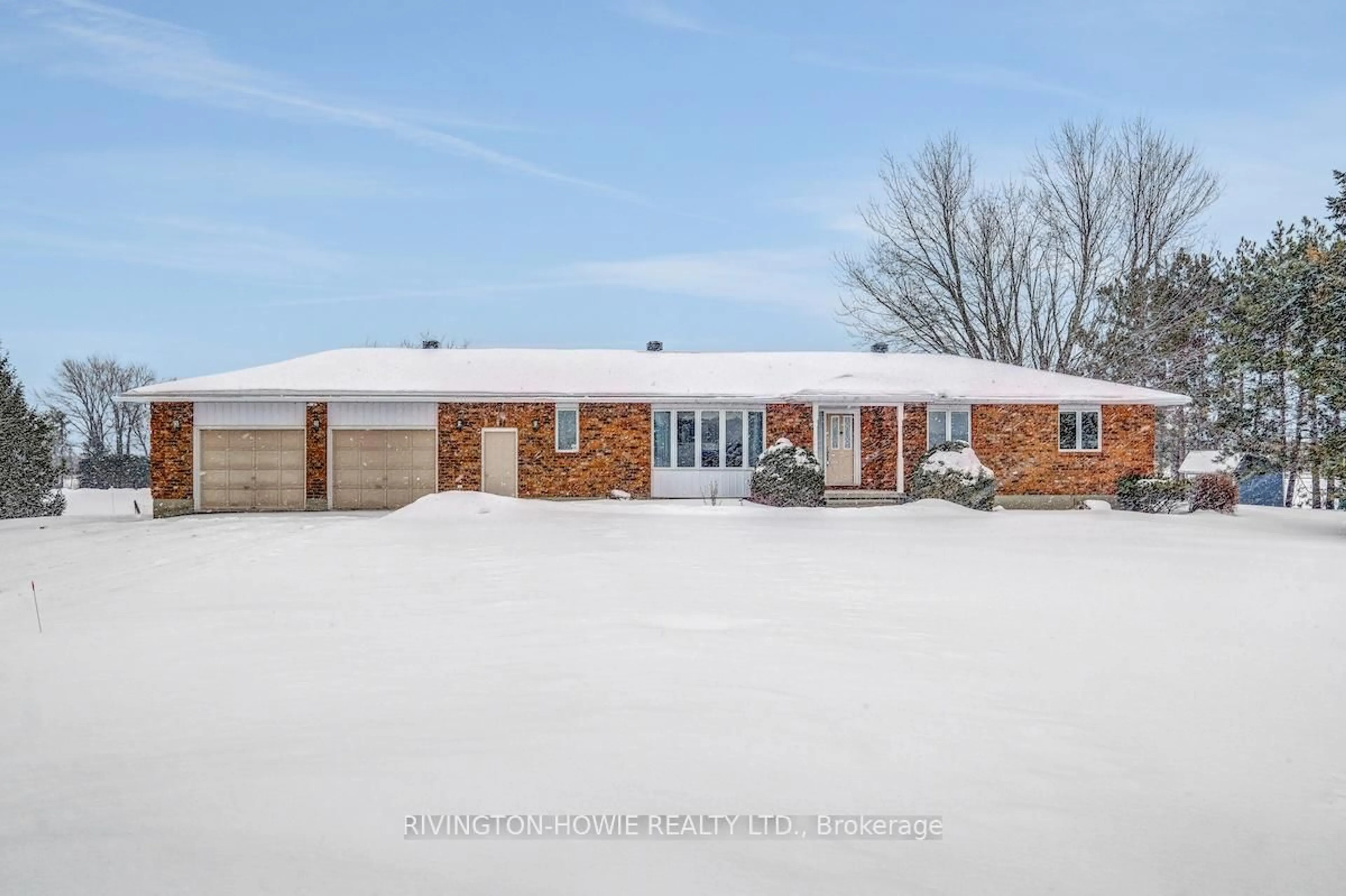 A pic from outside/outdoor area/front of a property/back of a property/a pic from drone, street for 594 Old Coach Rd, Carp Ontario K0A 1L0