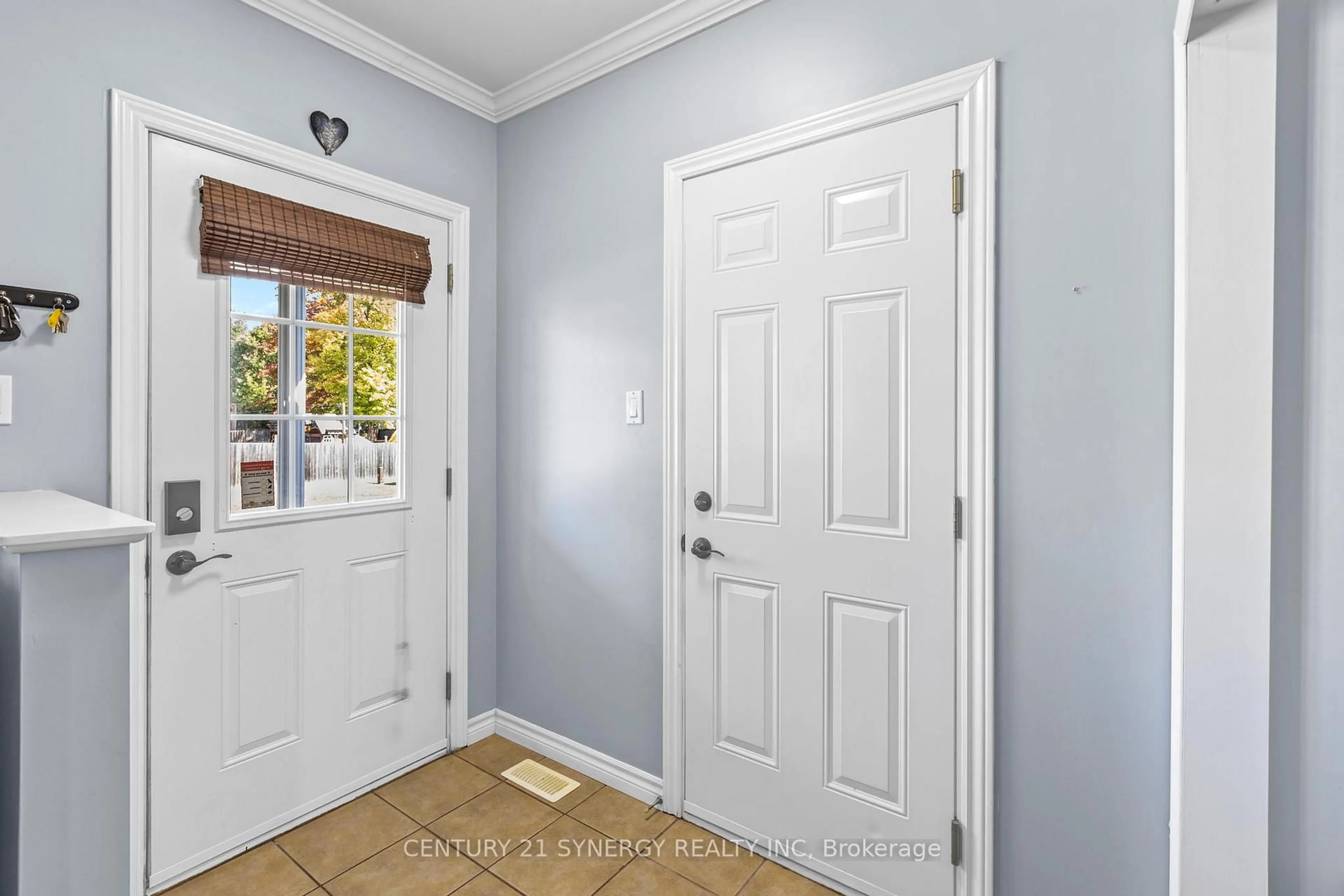 Indoor entryway for 204 Ottawa St, The Nation Ontario K0A 2M0