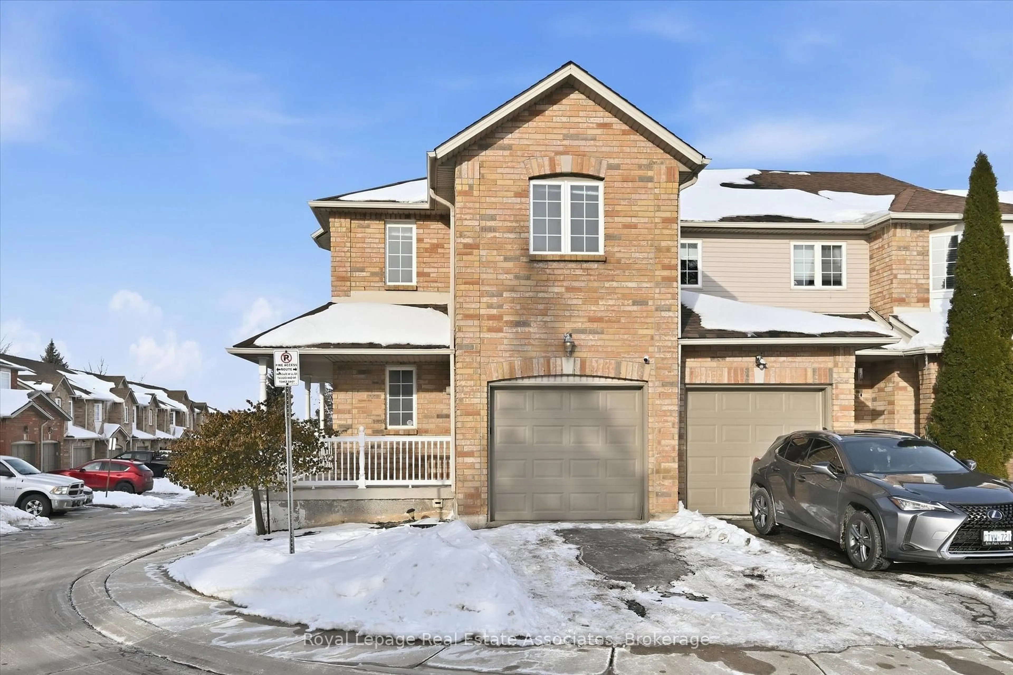 Home with brick exterior material, street for 346 Highland Rd #35, Hamilton Ontario L8J 3T3