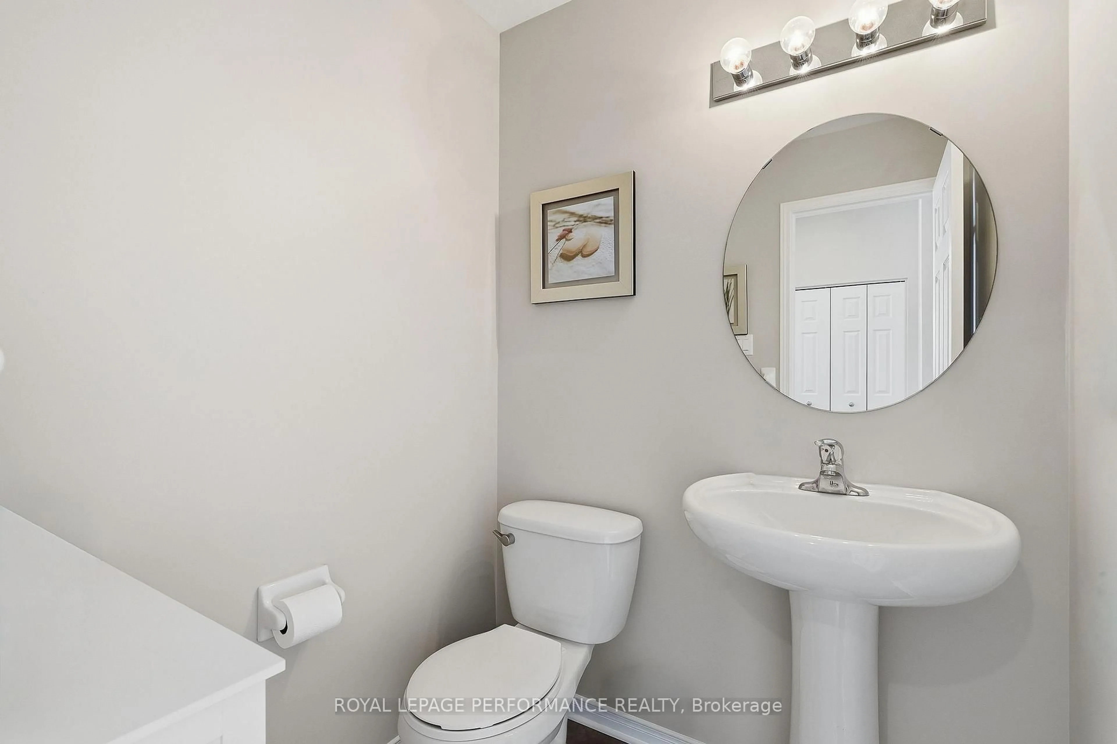 Standard bathroom, unknown for 112 Jade St, Clarence-Rockland Ontario K4K 0C8