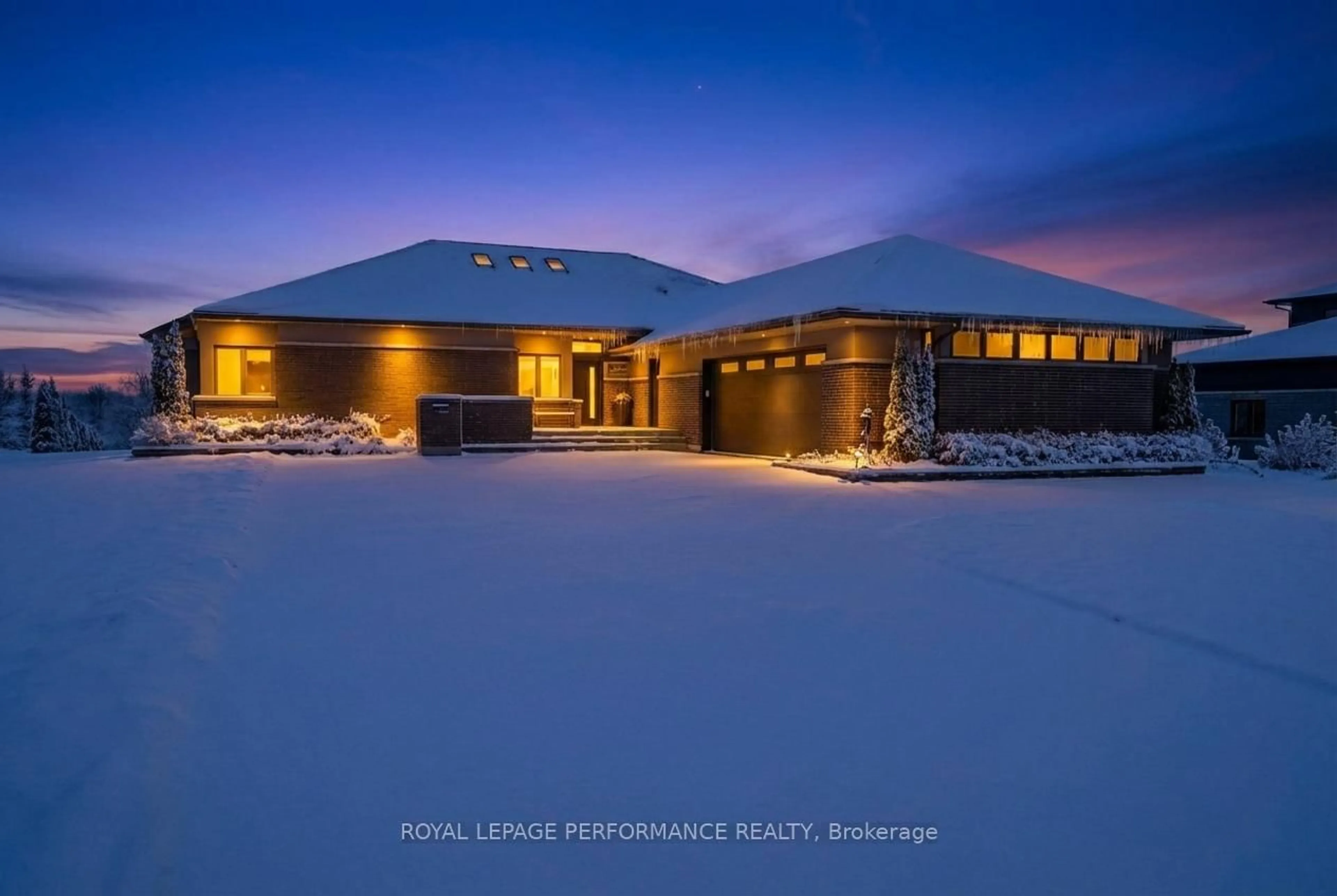 Indoor foyer for 19 George Patrick Dr, South Stormont Ontario K0C 1P0