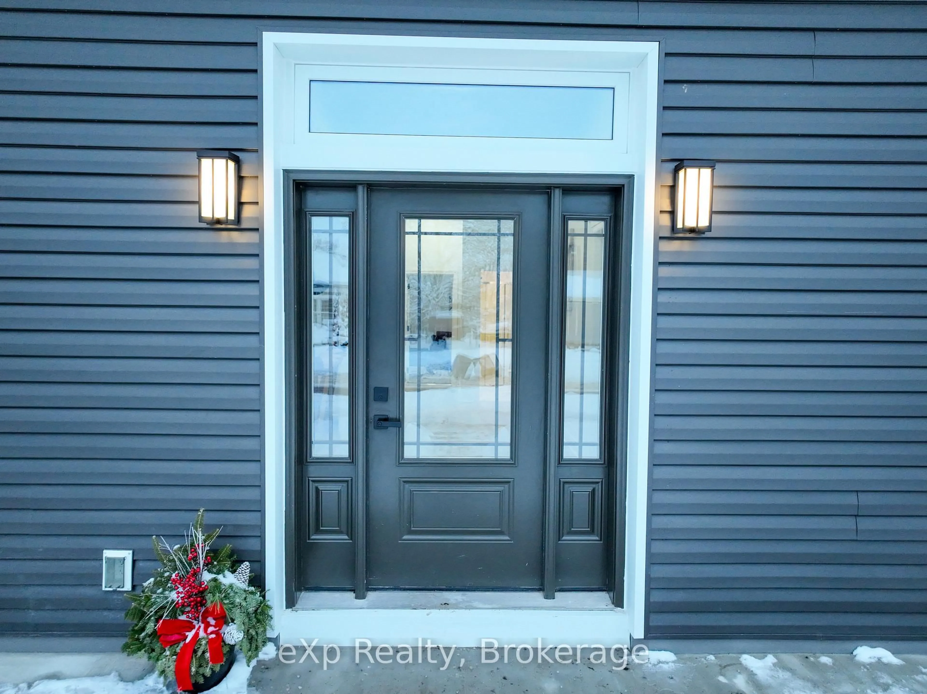 Indoor entryway for 70 Goderich St, Huron East Ontario N0K 1W0