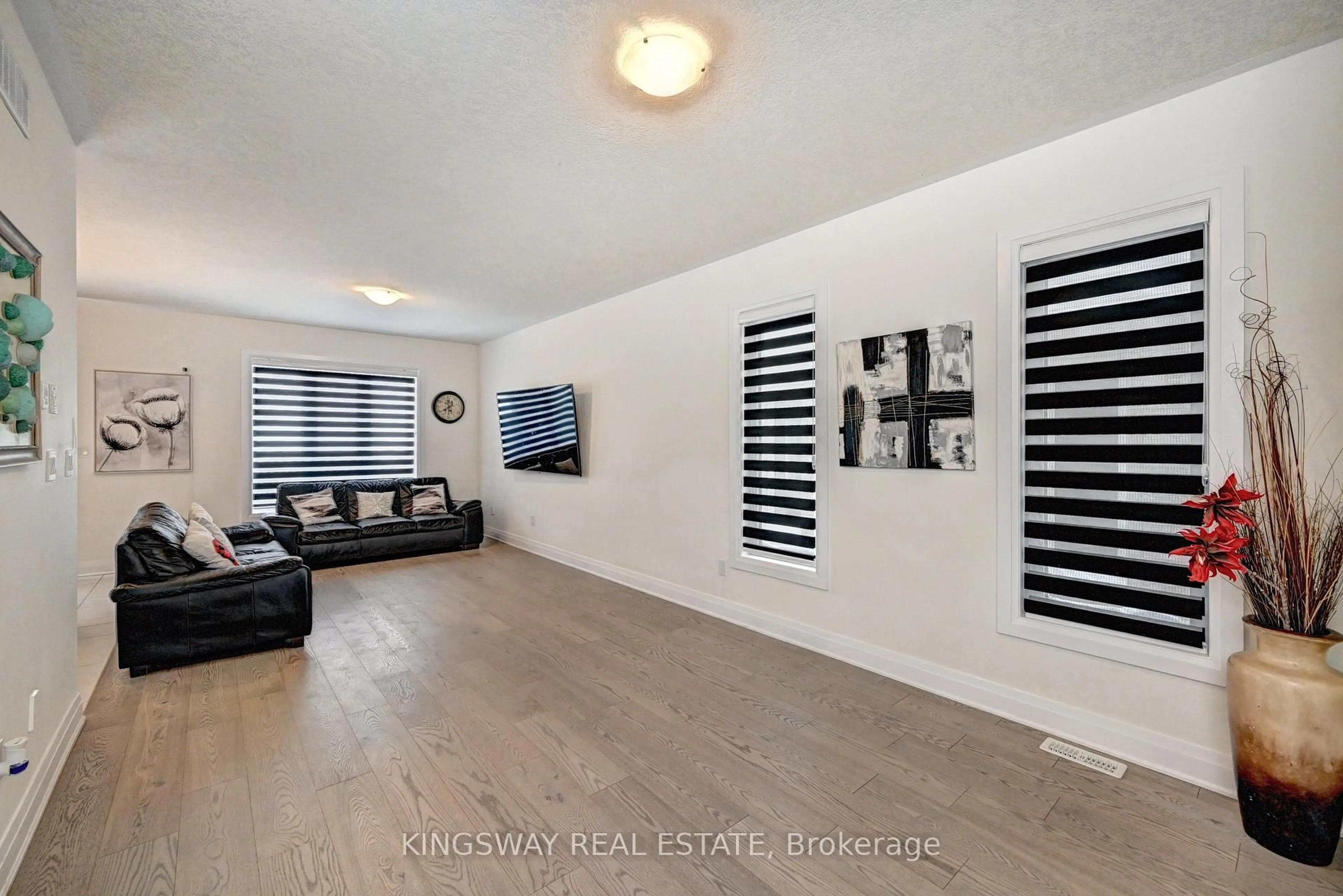 Unknown for 520 Nathalie Cres, Kitchener Ontario N2E 0C9