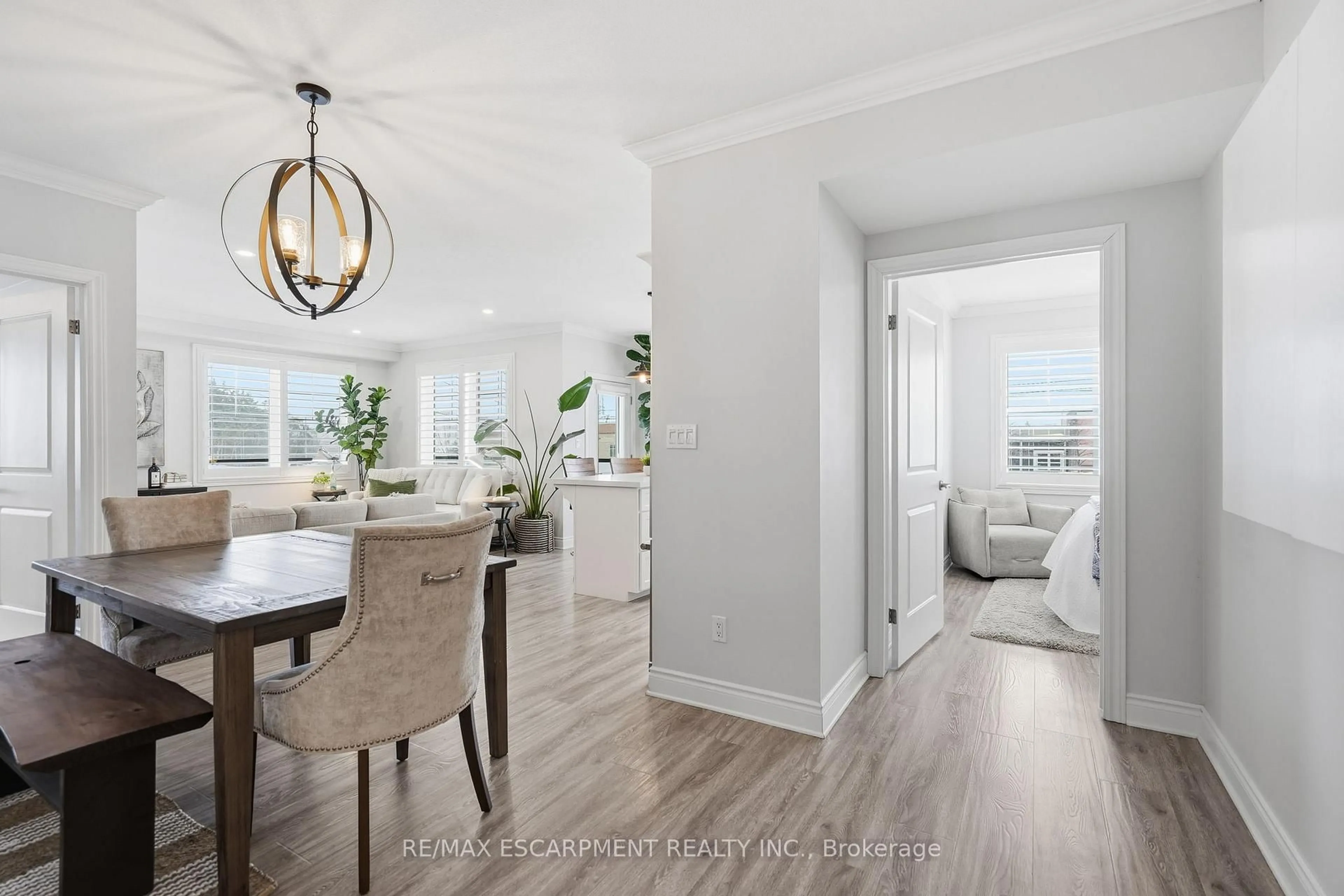 Dining room, wood/laminate floor for 65 Haddington St #207, Haldimand Ontario N3W 2H2