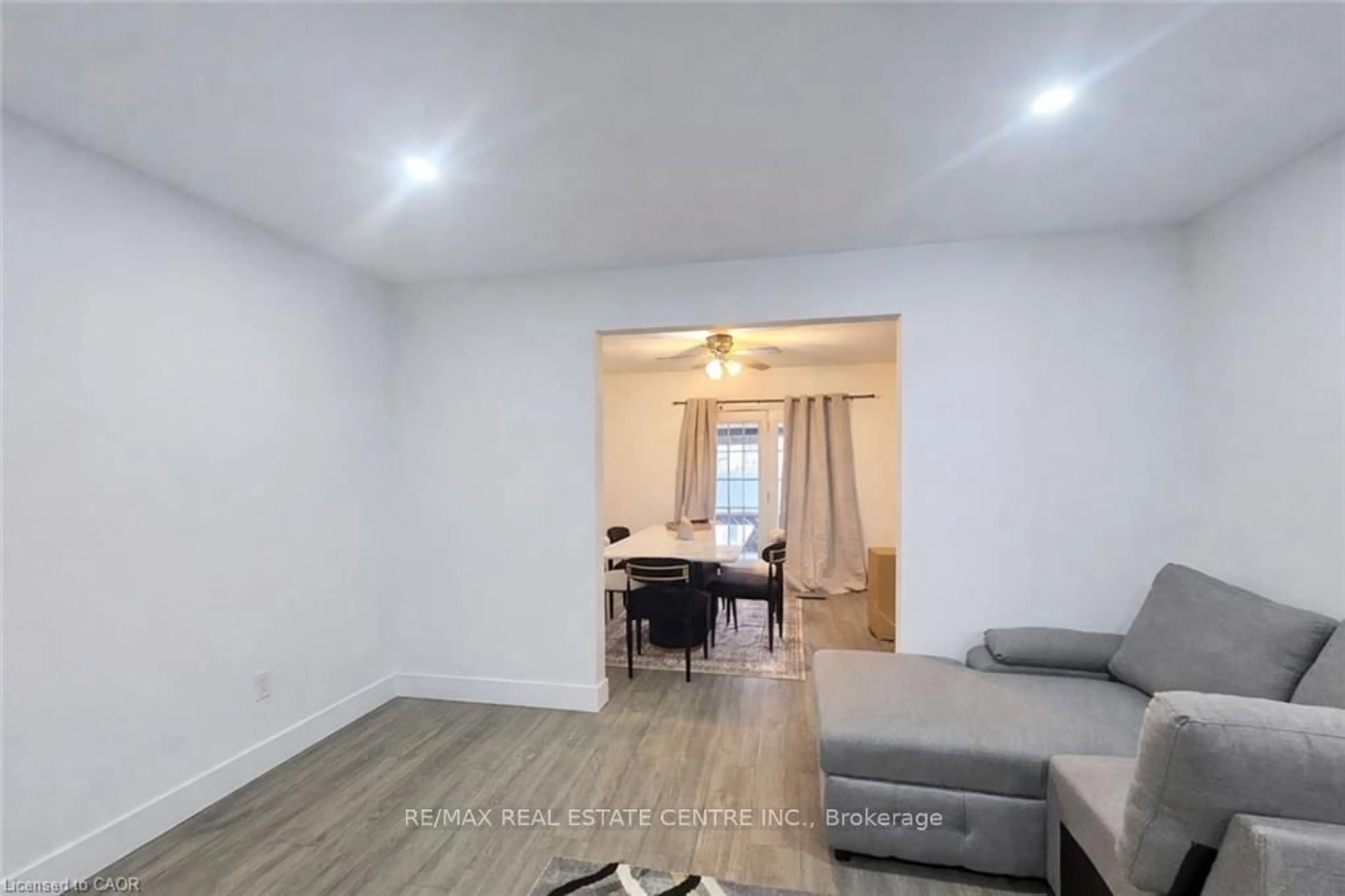 A pic of a room for 92 COPPERFIELD Cres, Chatham-Kent Ontario N7M 5X6