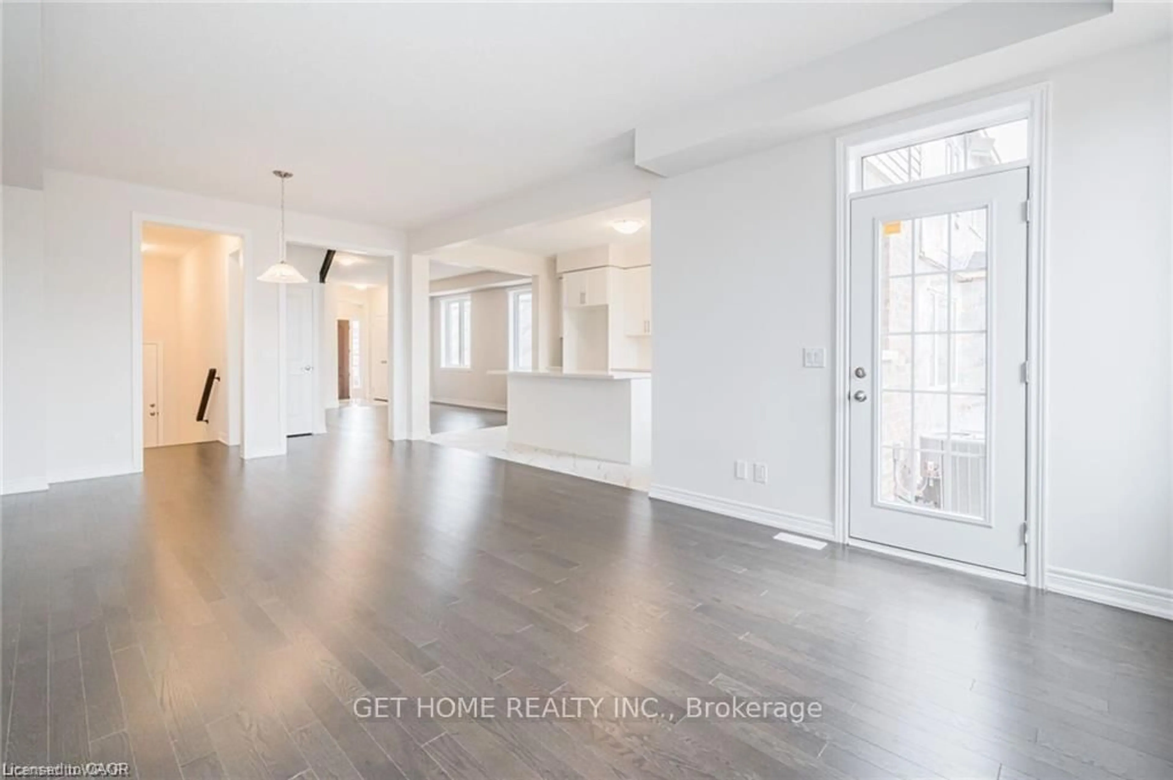 Indoor entryway for 520 Beckview Cres, Kitchener Ontario N2R 0R2