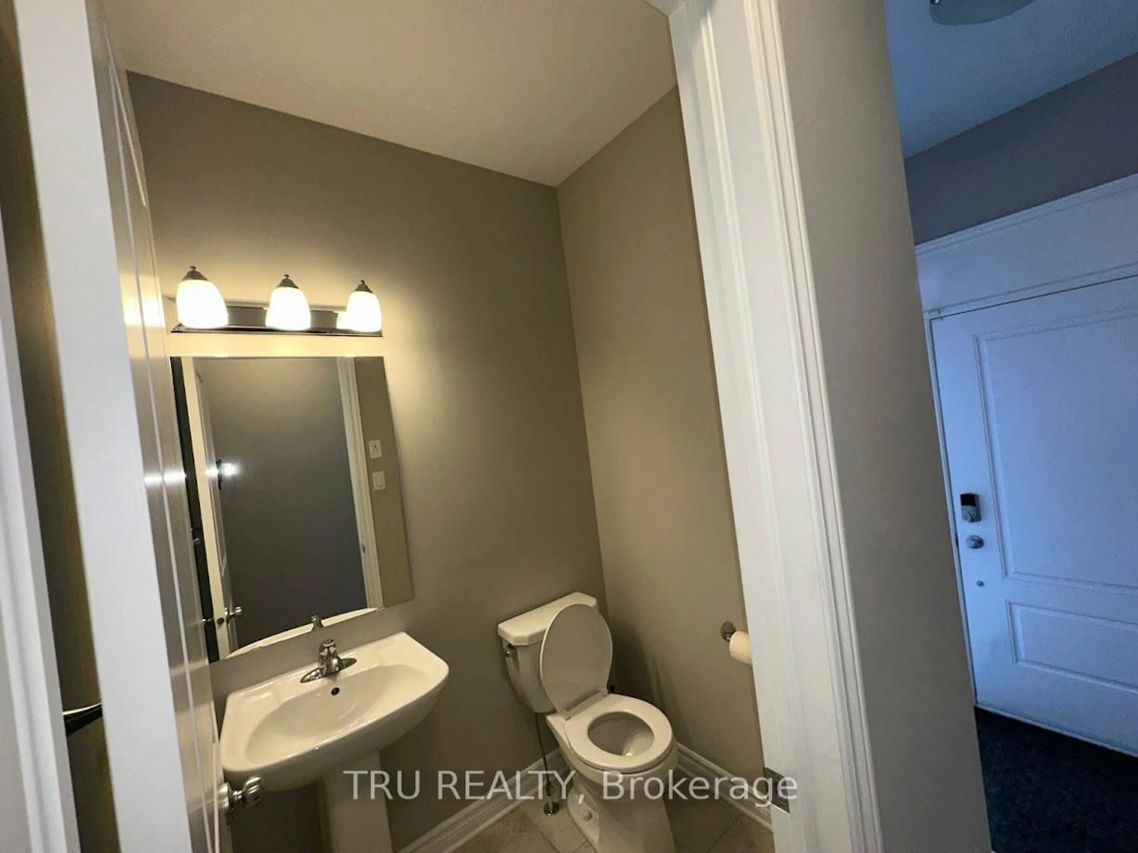 A pic of a room for 130 Eric Maloney Way, Ottawa Ontario K1T 0R1