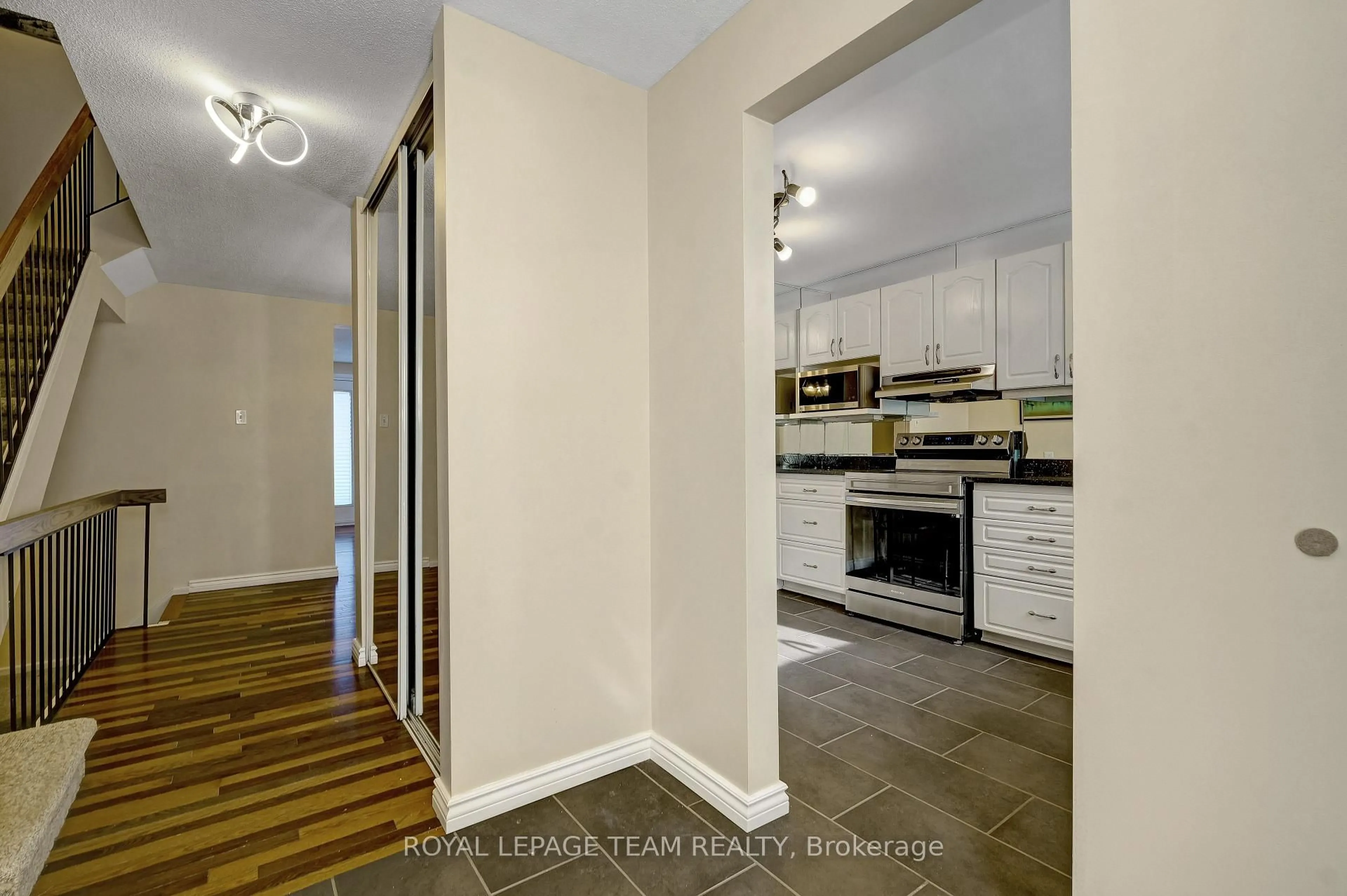 Unknown for 2027 Stonehenge Cres #35, Ottawa Ontario K1B 4N7