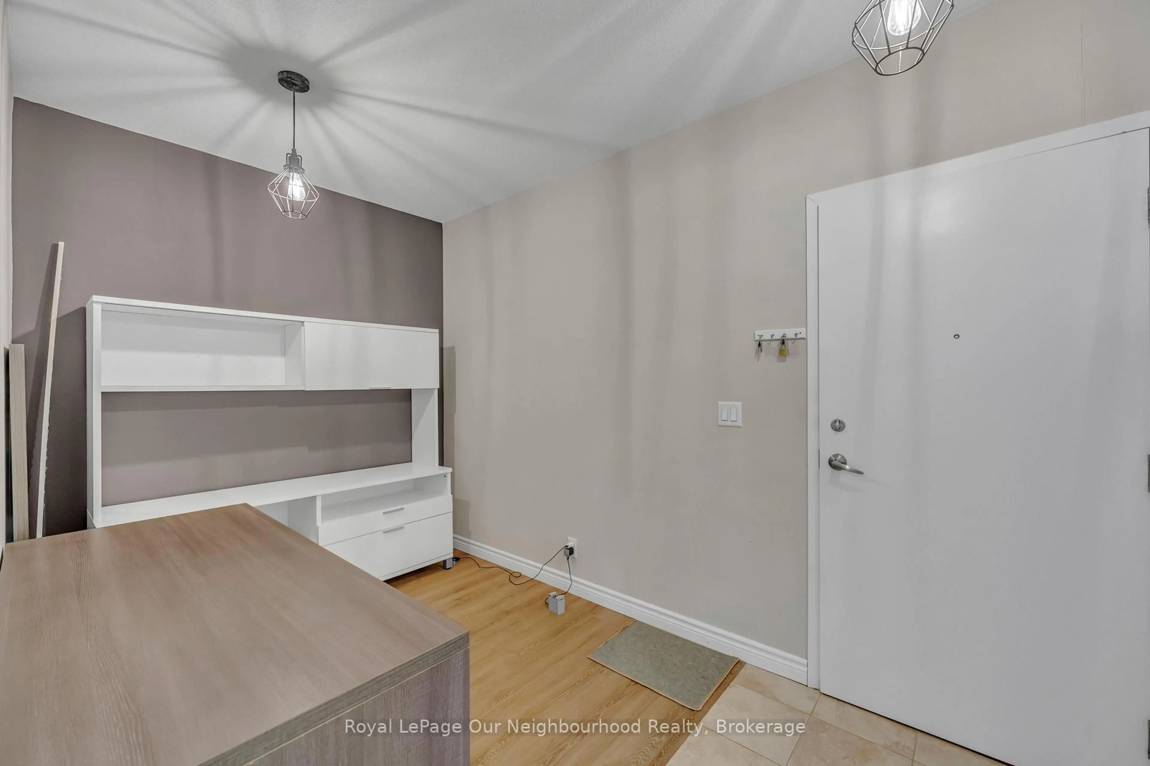 A pic of a room for 50 Mill St #204, Port Hope Ontario L1A 2T2