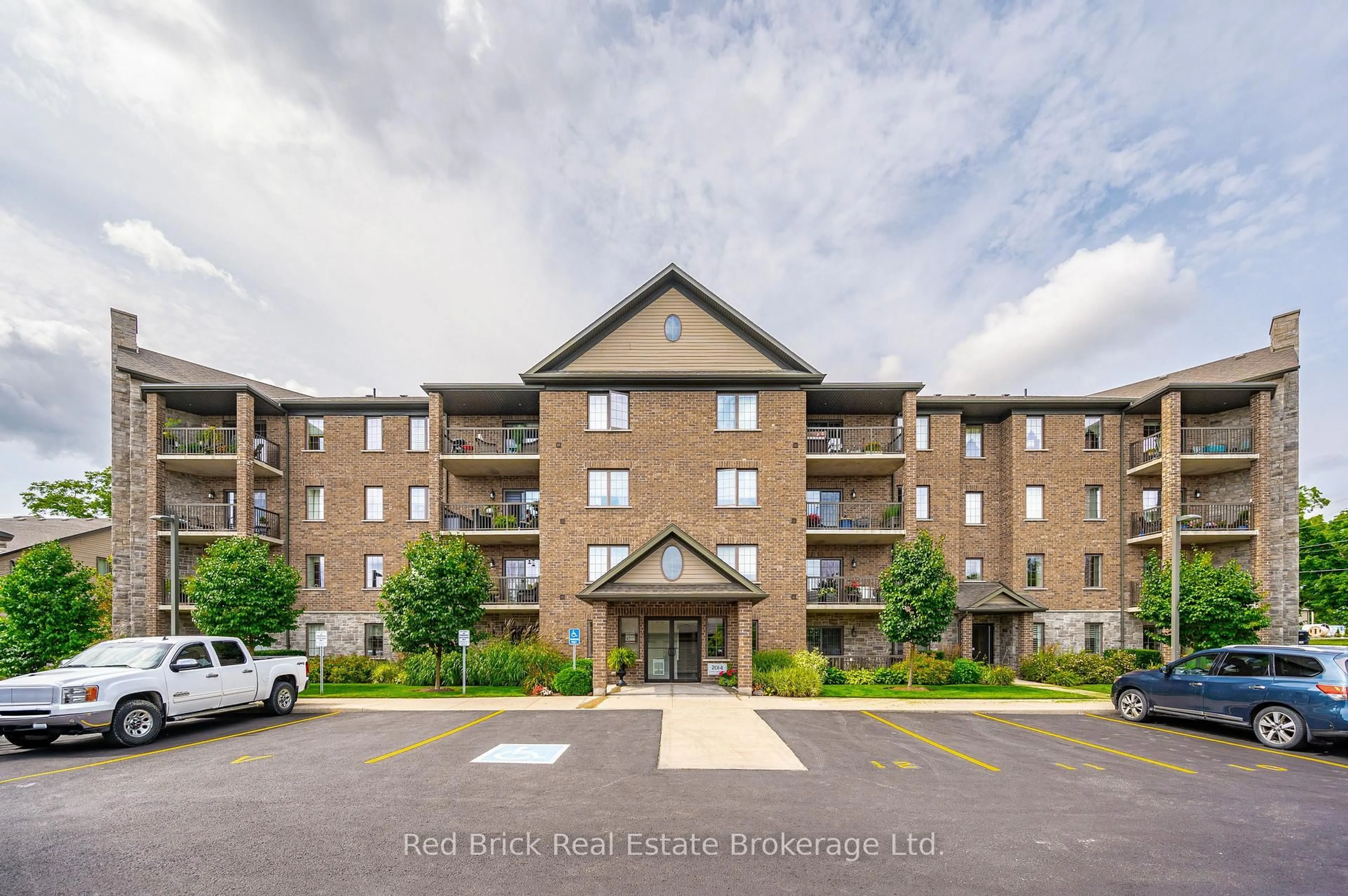 Unknown for 6492 GERRIE Rd #207, Centre Wellington Ontario N0B 1S0