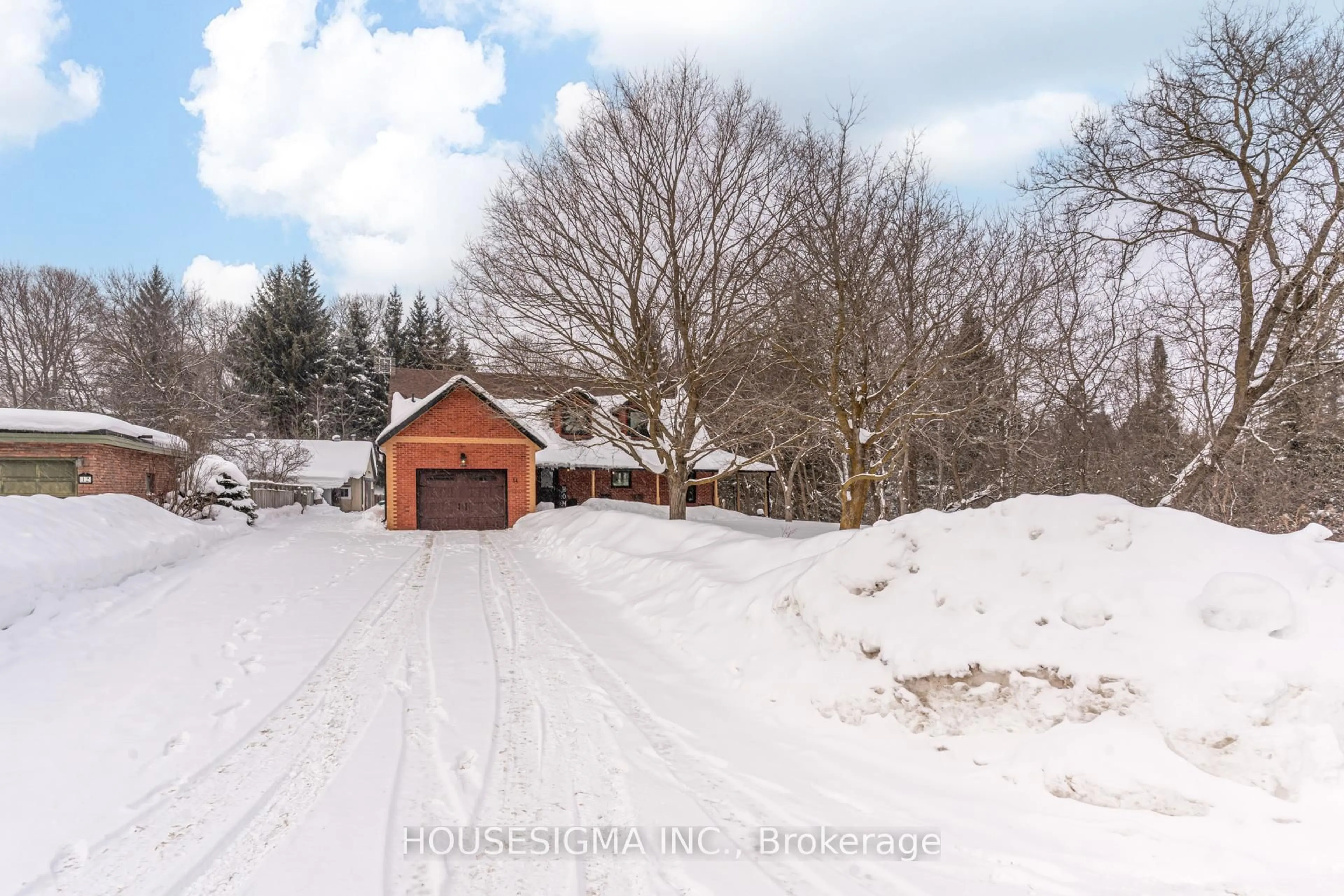 A pic from outside/outdoor area/front of a property/back of a property/a pic from drone, street for 14 East Church St, Erin Ontario N0B 1T0