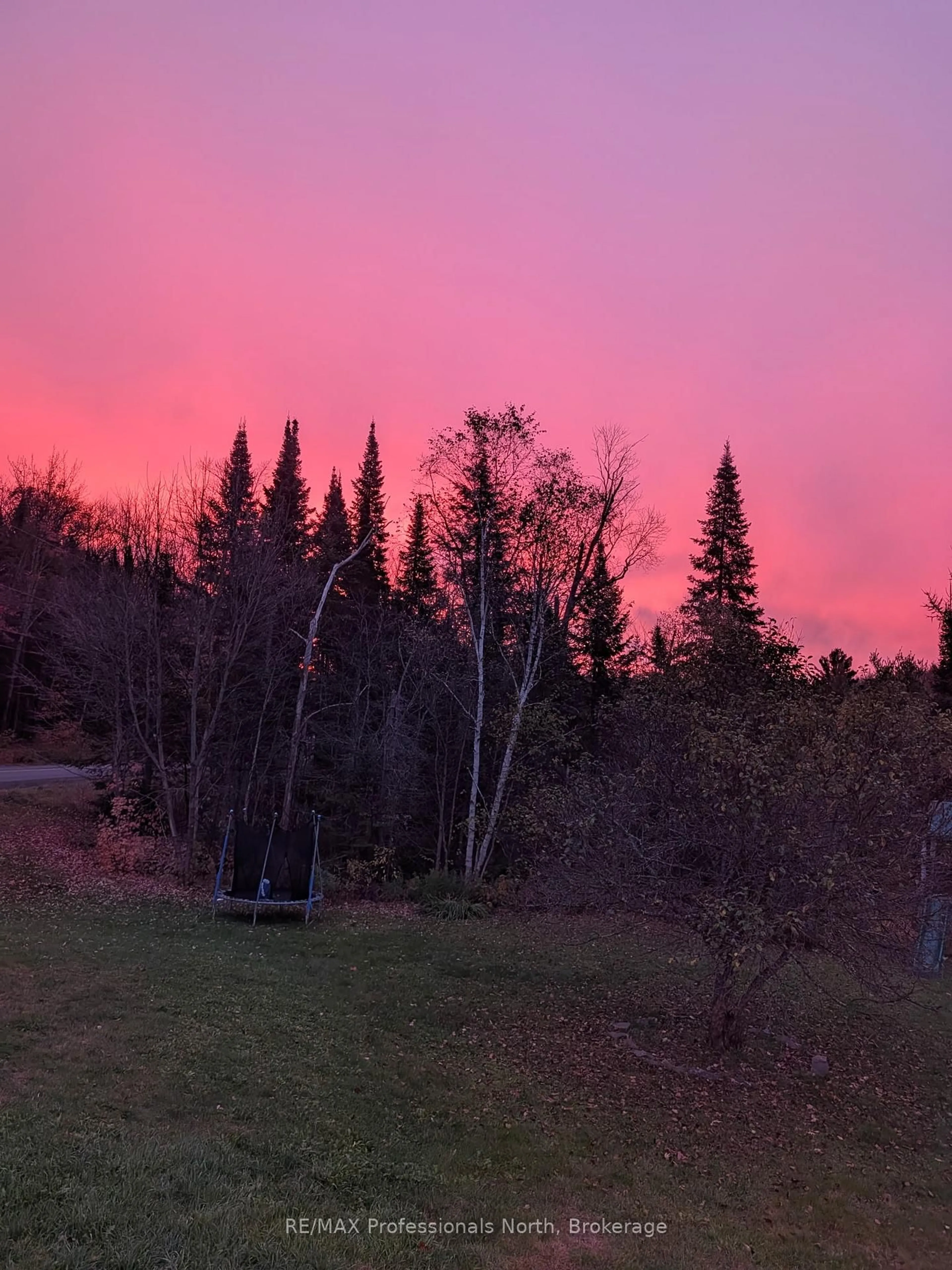 Blurry image for 2315 Aspdin Rd, Huntsville Ontario P0B 1M0