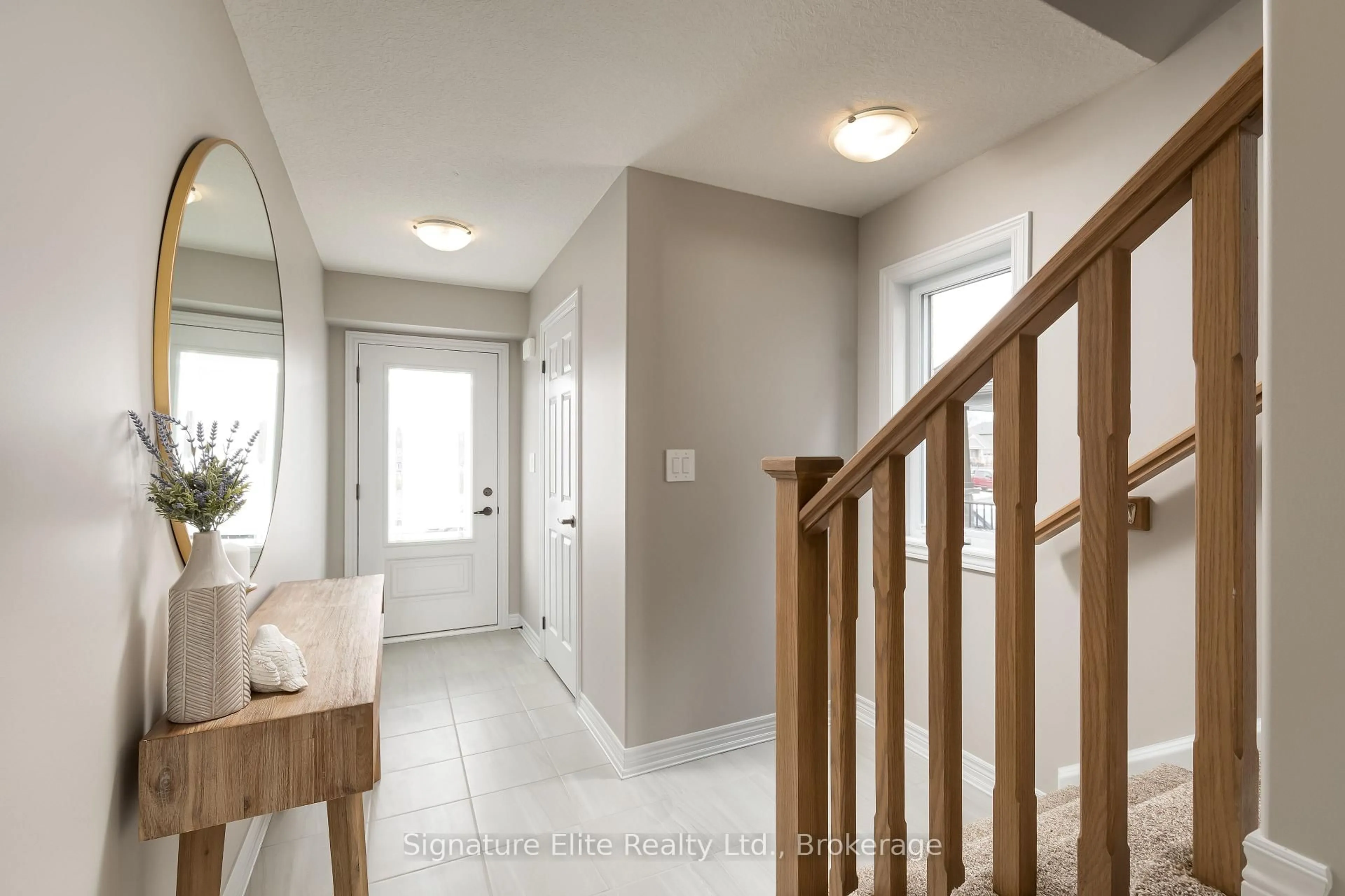 Indoor entryway for 68 Uplands Dr, Grey Highlands Ontario N0C 1H0