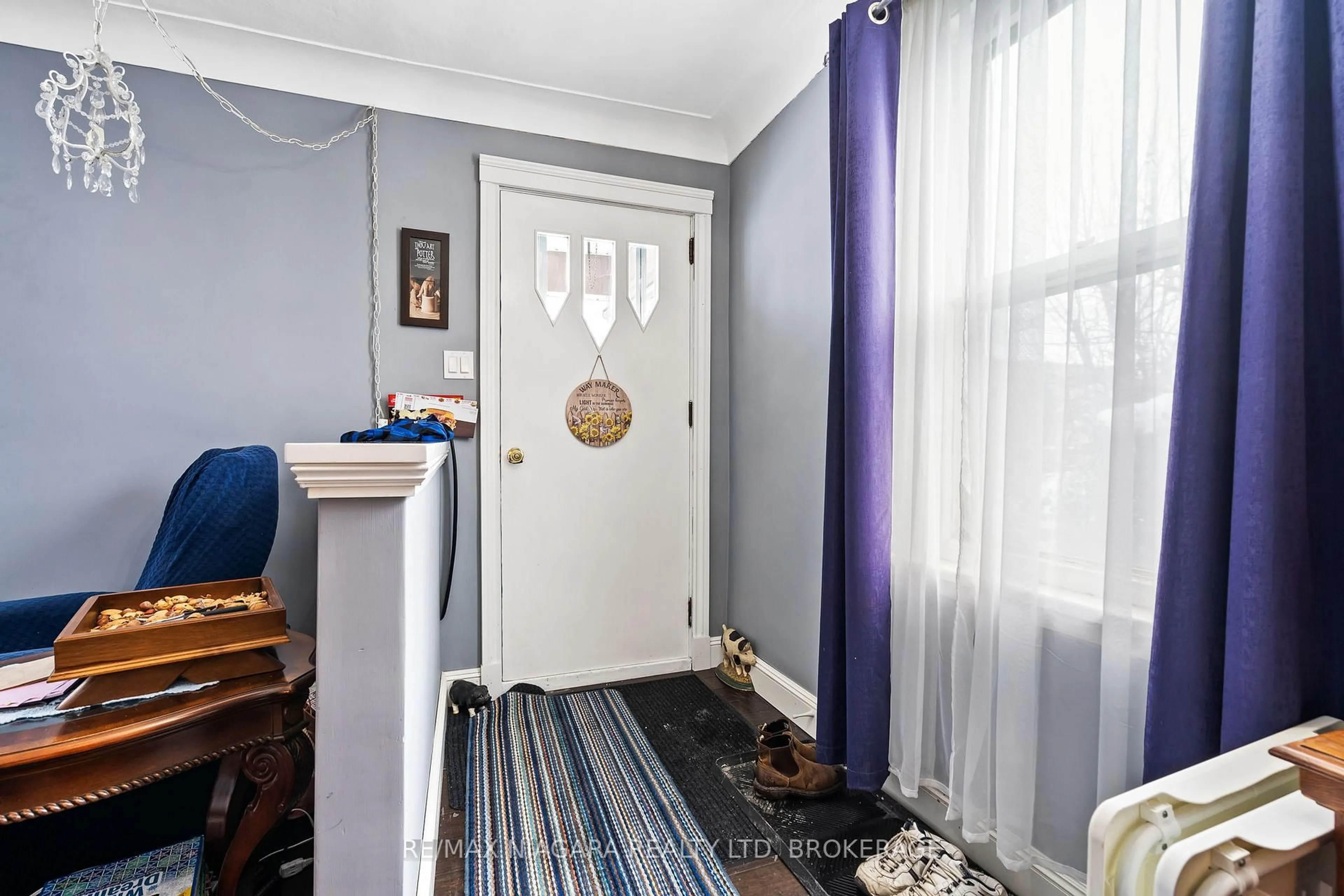 Unknown for 11 Cleveland St, Thorold Ontario L2V 3K3