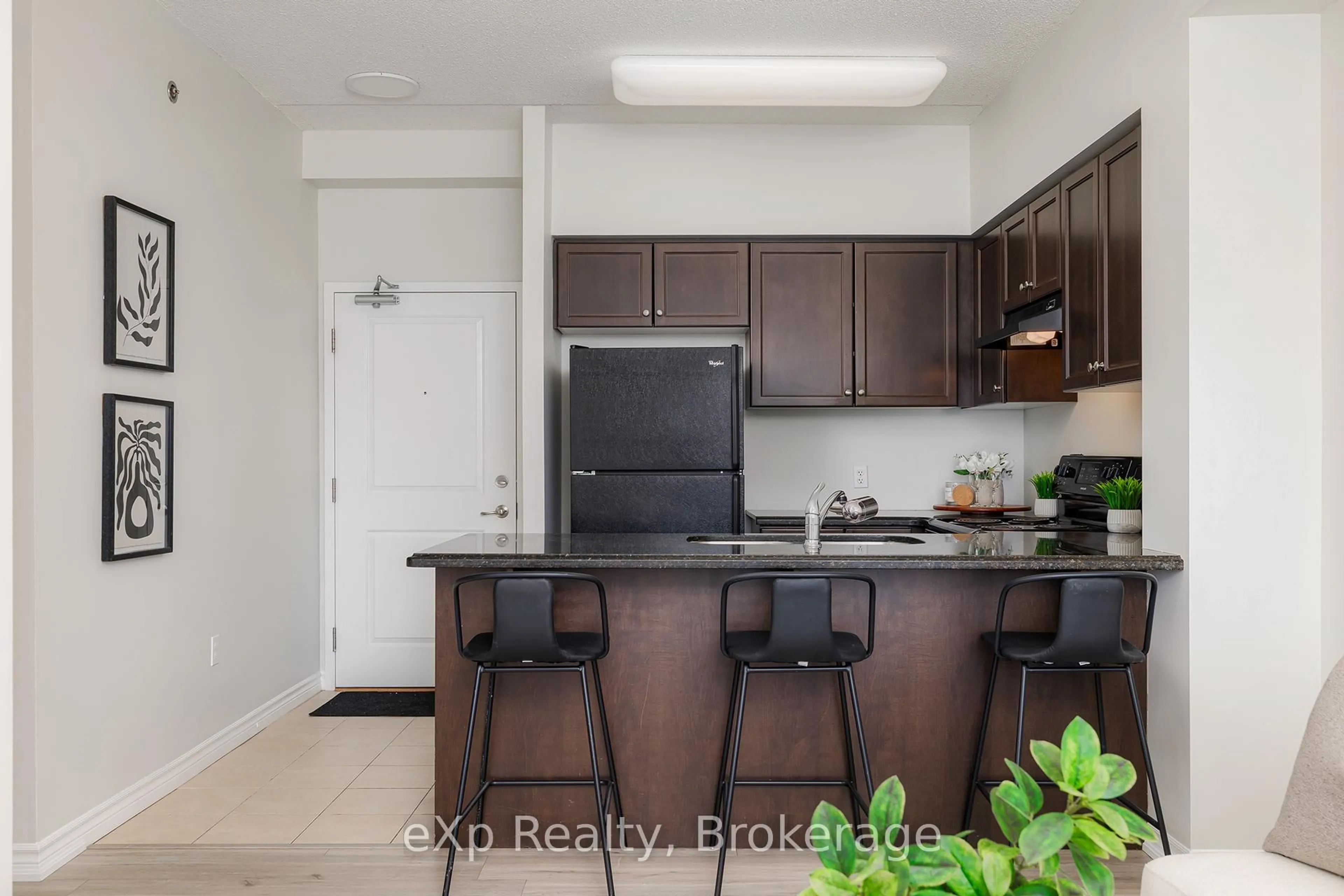 Standard kitchen, unknown for 1440 Gordon St #109, Guelph Ontario N1L 1C8