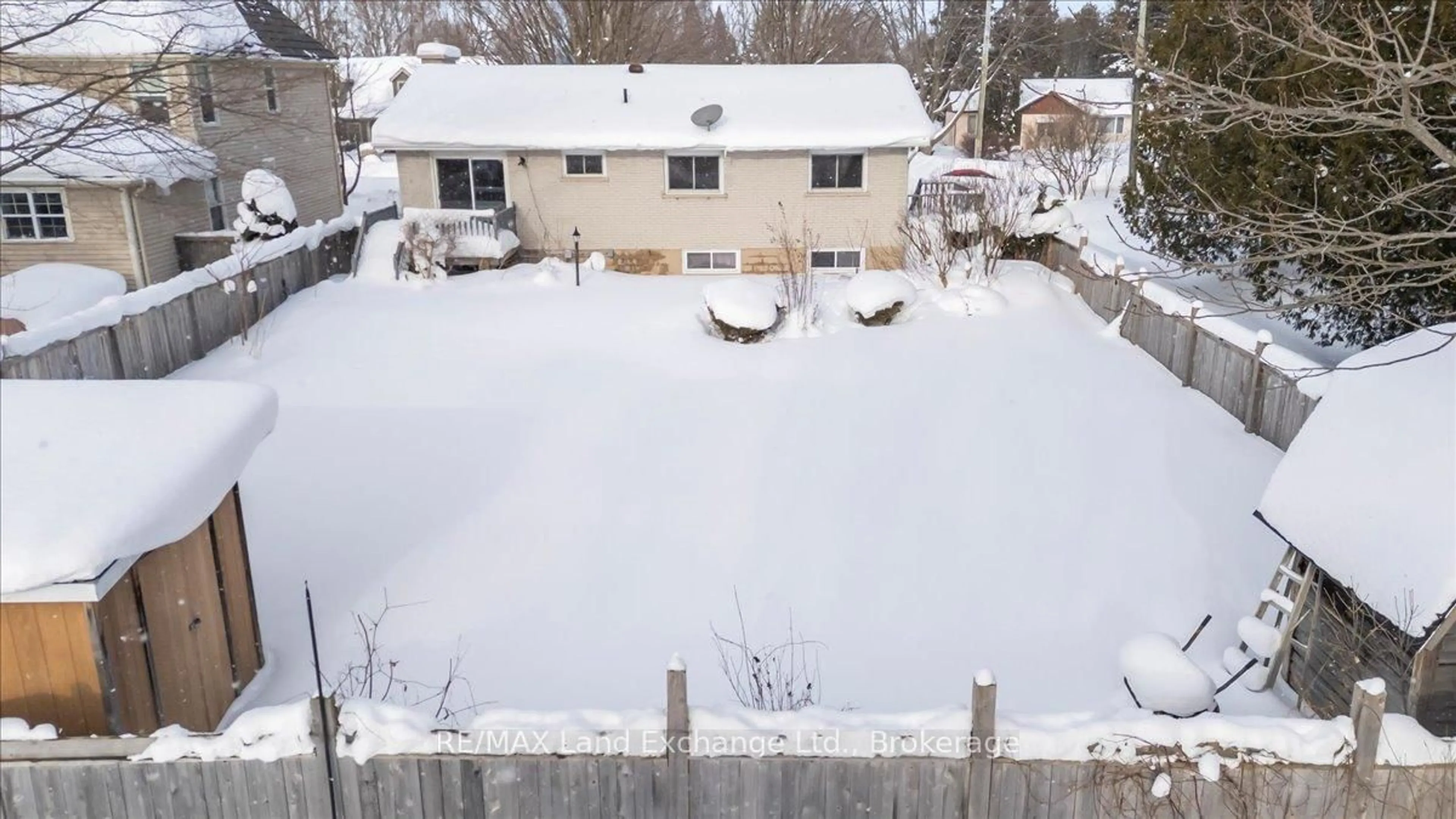 A pic from outside/outdoor area/front of a property/back of a property/a pic from drone, street for 269 Morpeth St, Saugeen Shores Ontario N0H 2L0