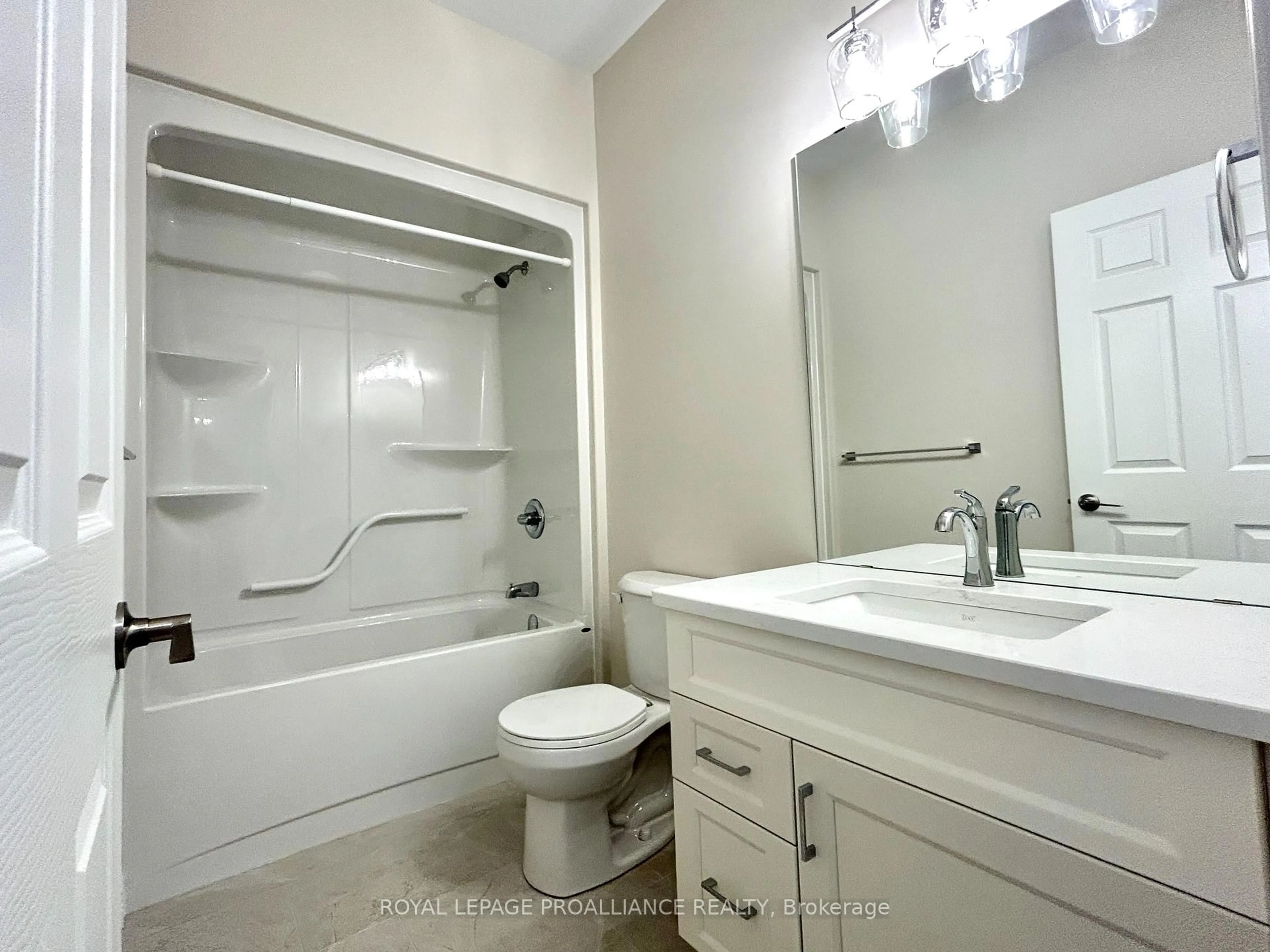 Standard bathroom, ceramic/tile floor for 99 Cloverleaf Dr #19, Belleville Ontario K8N 4Z5