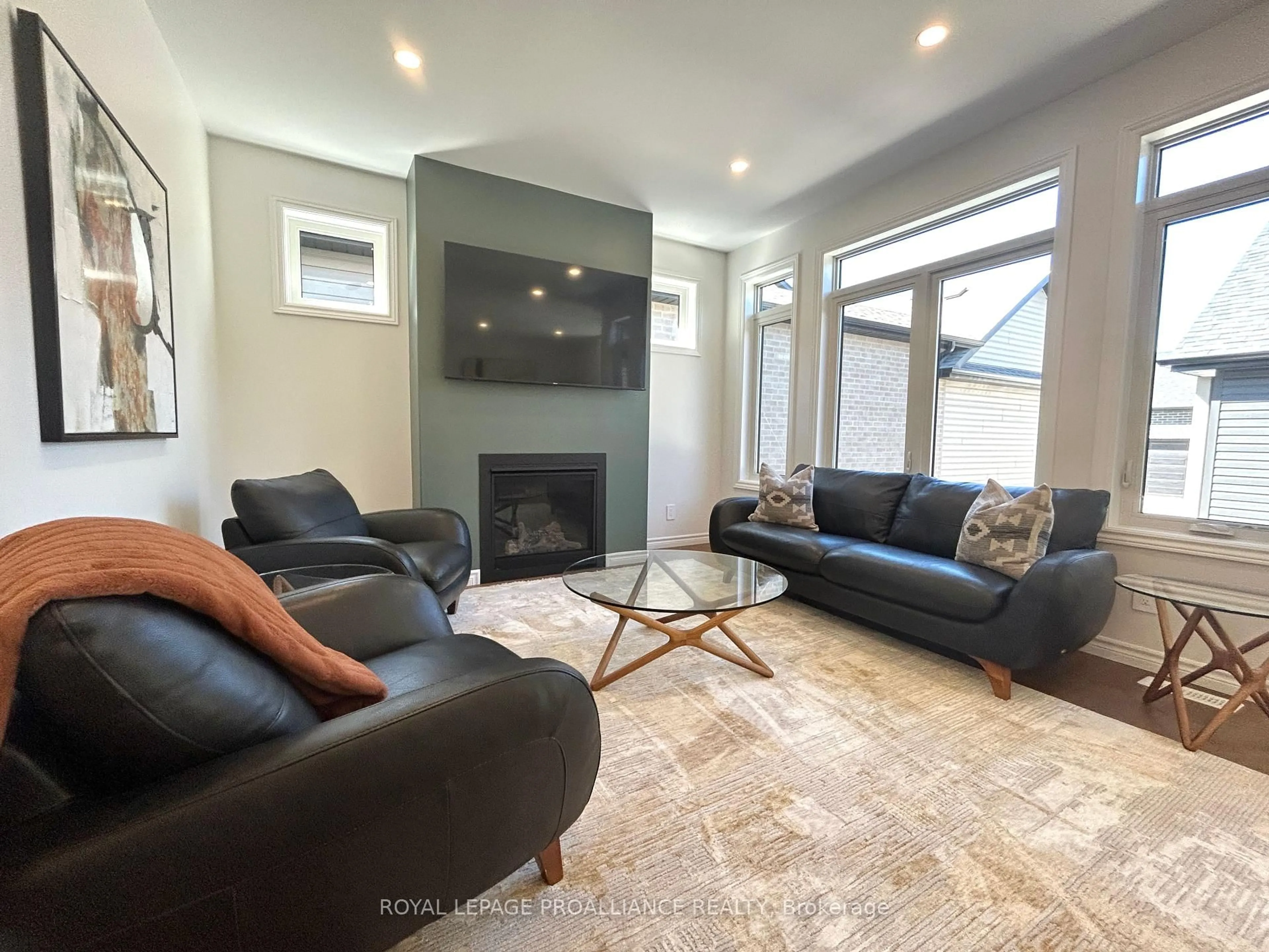 Living room with furniture, unknown for 81 Athabaska Dr, Belleville Ontario K8N 0T1