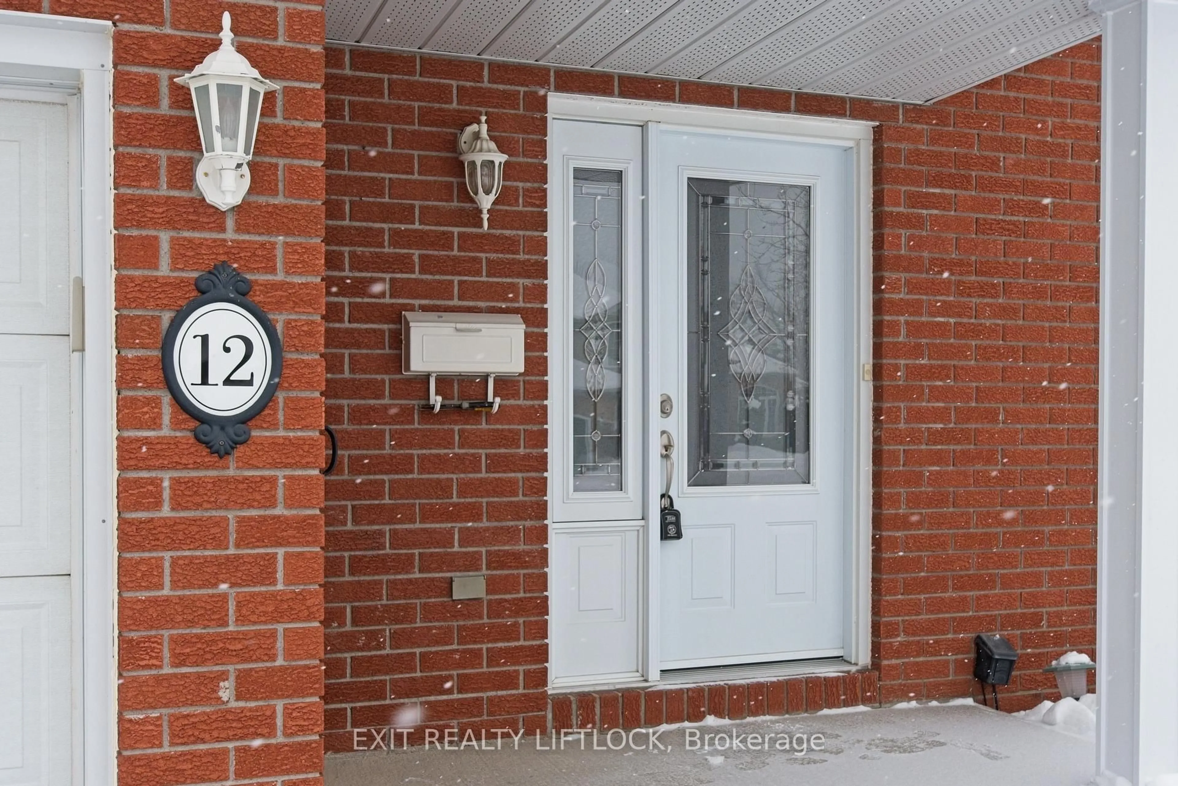 Indoor entryway for 12 Victoria Ave, Smith-Ennismore-Lakefield Ontario K0L 2H0