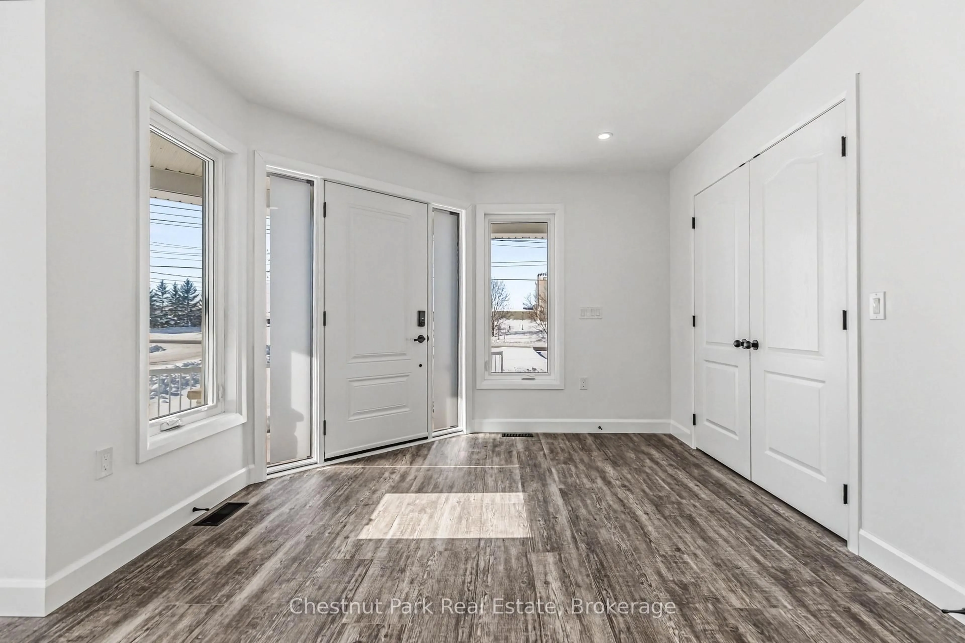 Indoor entryway for 307 1st Ave, Arran-Elderslie Ontario N0G 1L0