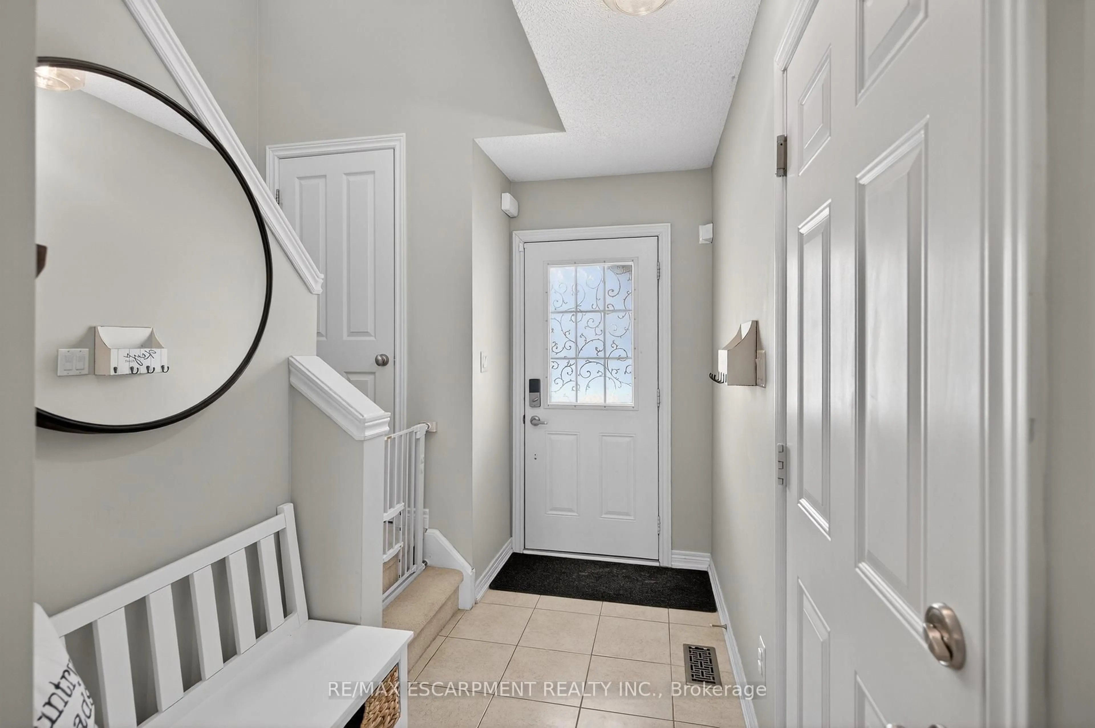 Indoor entryway for 222 Fall Fair Way #64, Hamilton Ontario L0R 1C0