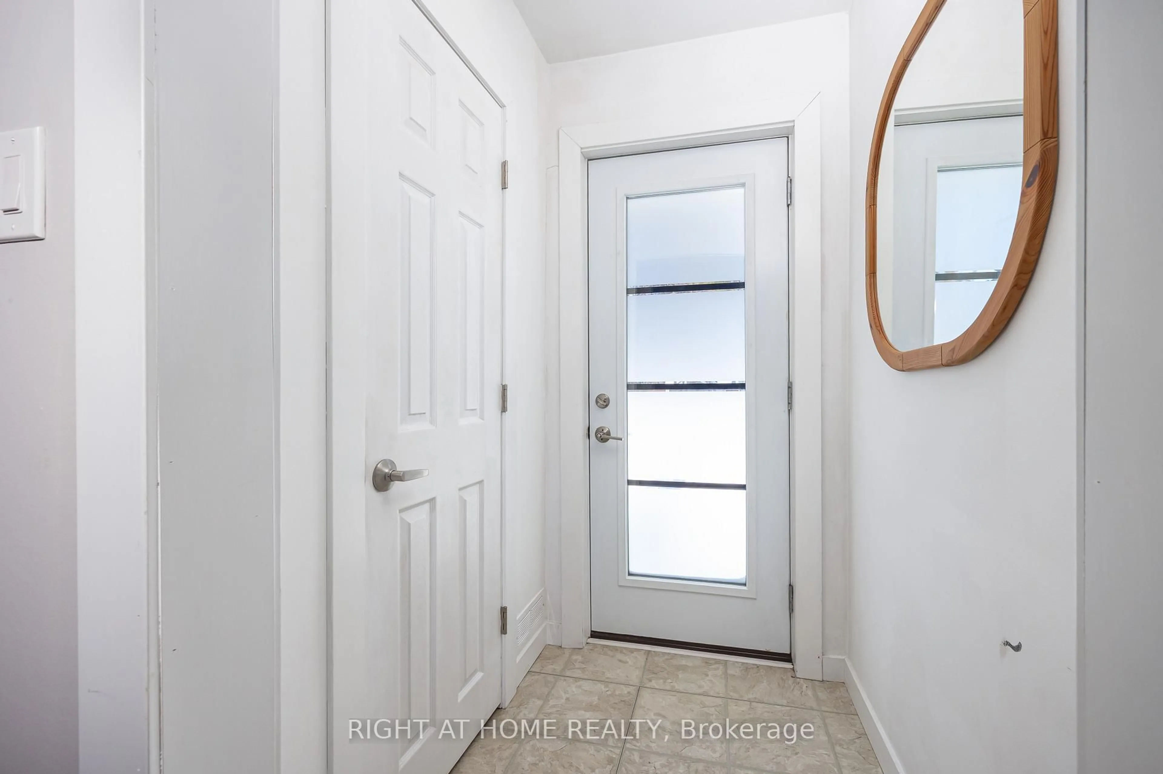 Indoor entryway for 15 Division St, Cramahe Ontario K0K 1S0