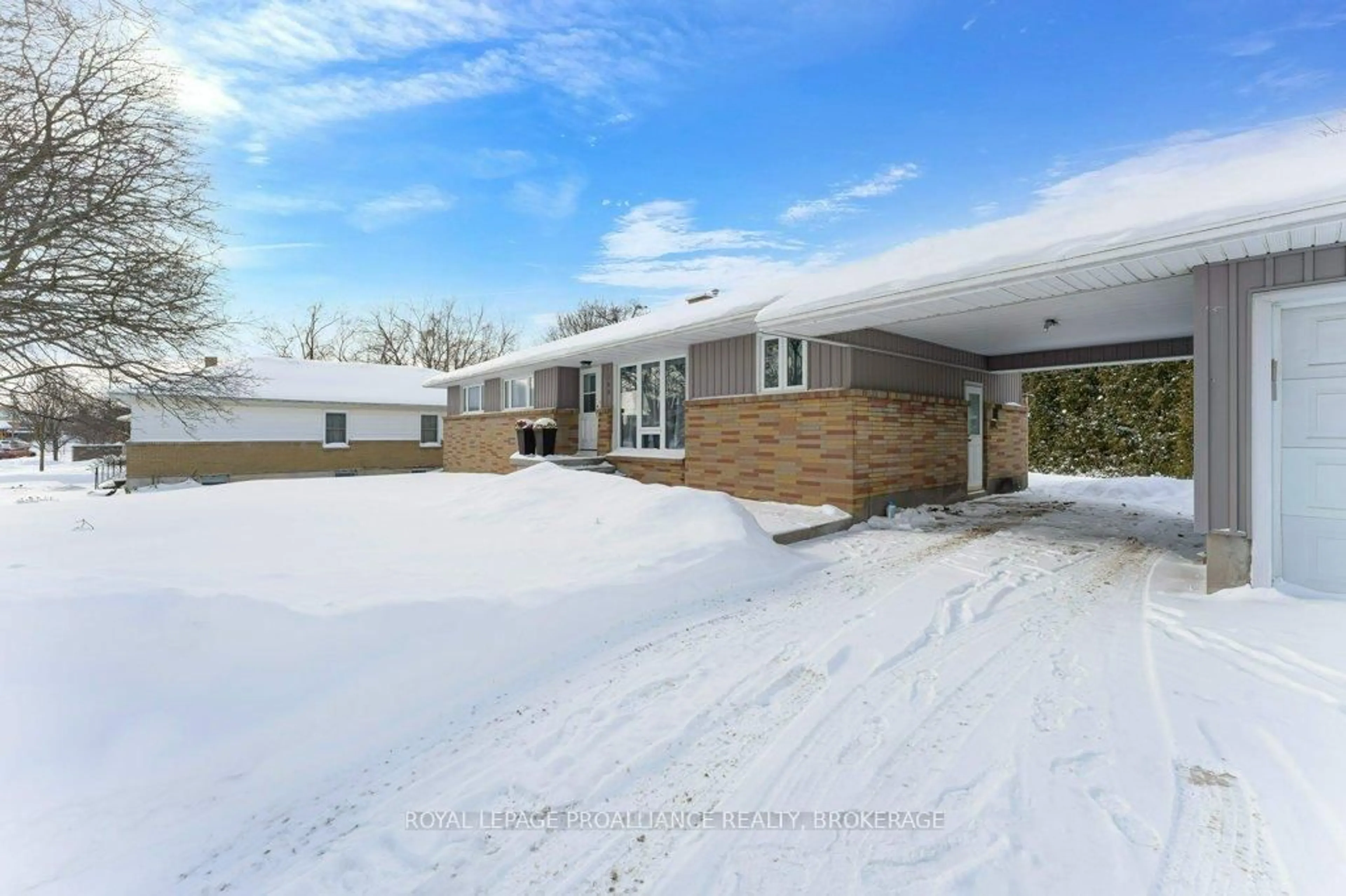 Unknown for 168 Avenue Rd, Kingston Ontario K7M 1C5