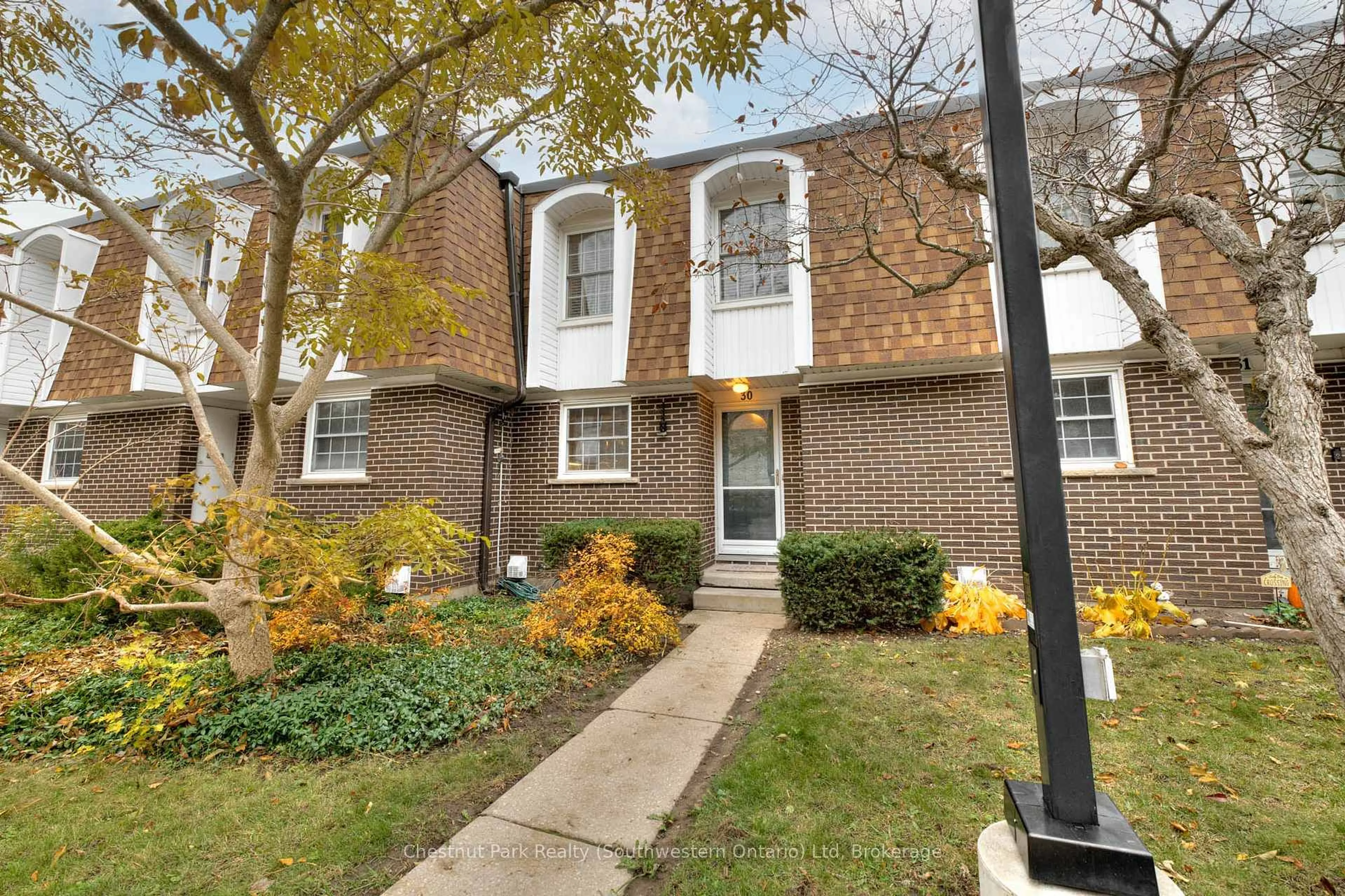 Home with brick exterior material, street for 383 EDINBURGH Rd #30, Guelph Ontario N1G 2K7
