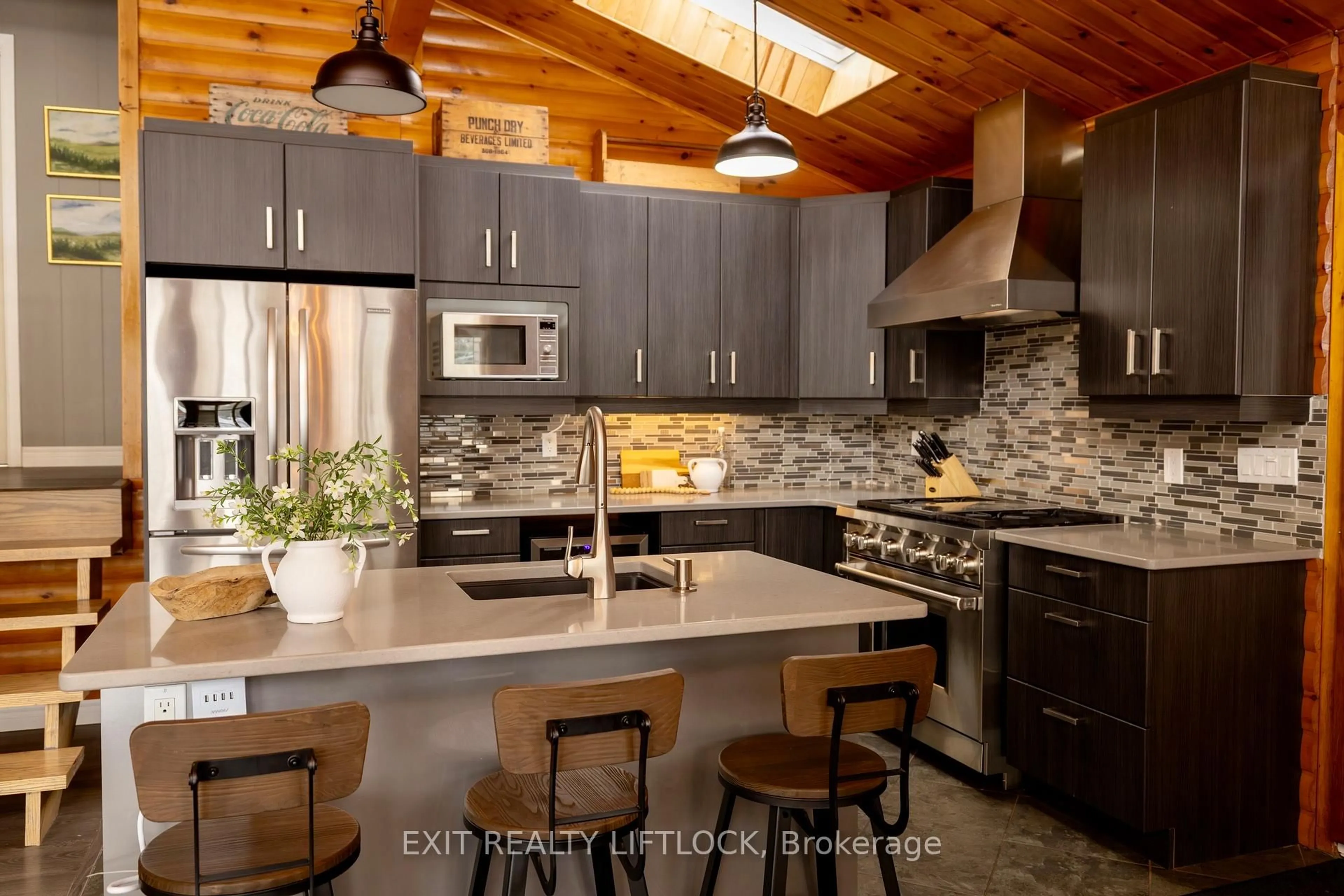 Contemporary kitchen, unknown for 231 Front St, Kawartha Lakes Ontario K0M 1A0