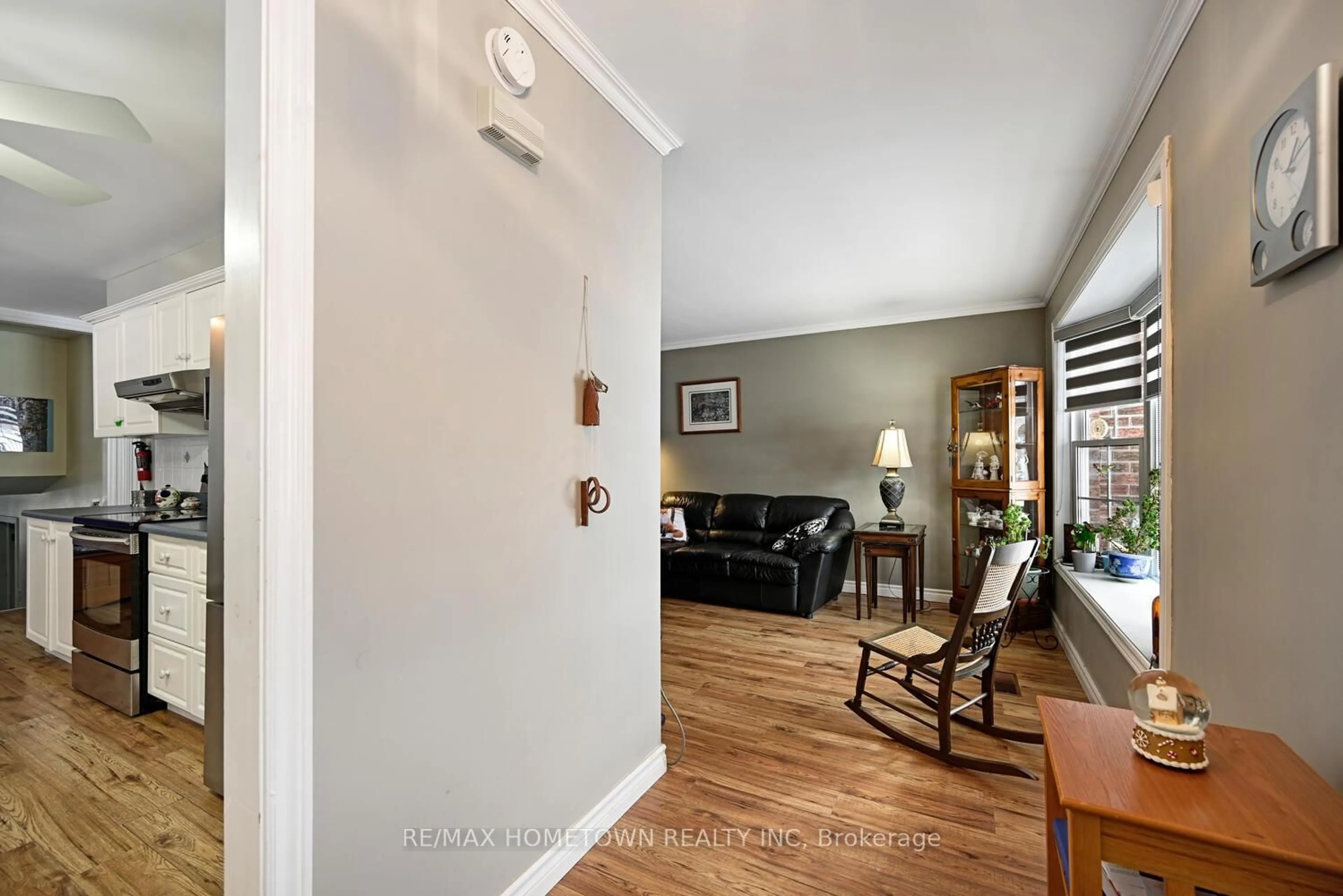 Unknown for 93 Windsor Dr, Brockville Ontario K6V 3H7