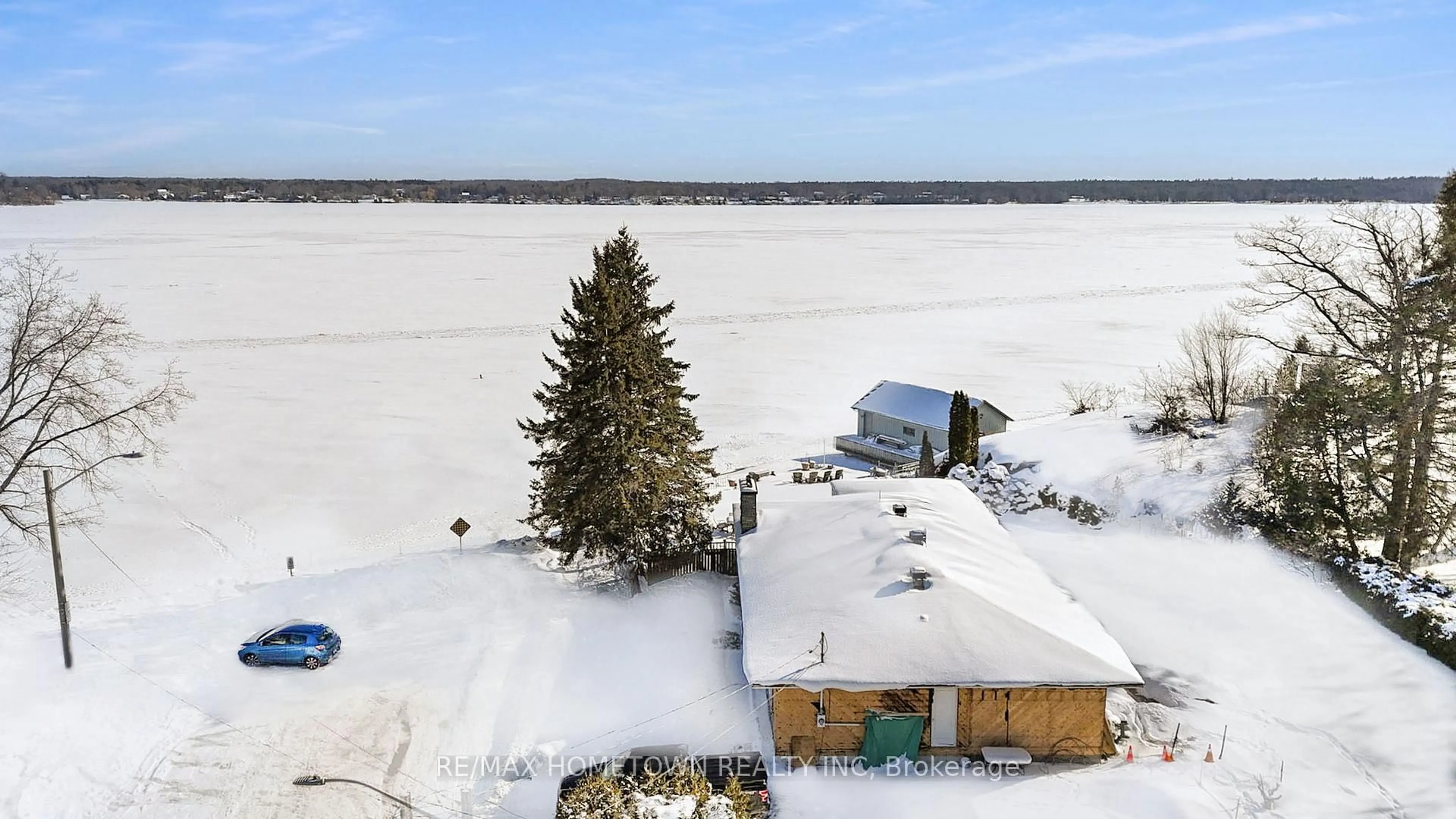 A pic from outside/outdoor area/front of a property/back of a property/a pic from drone, water/lake/river/ocean view for 14 Thomas St, Brockville Ontario K6V 5L1