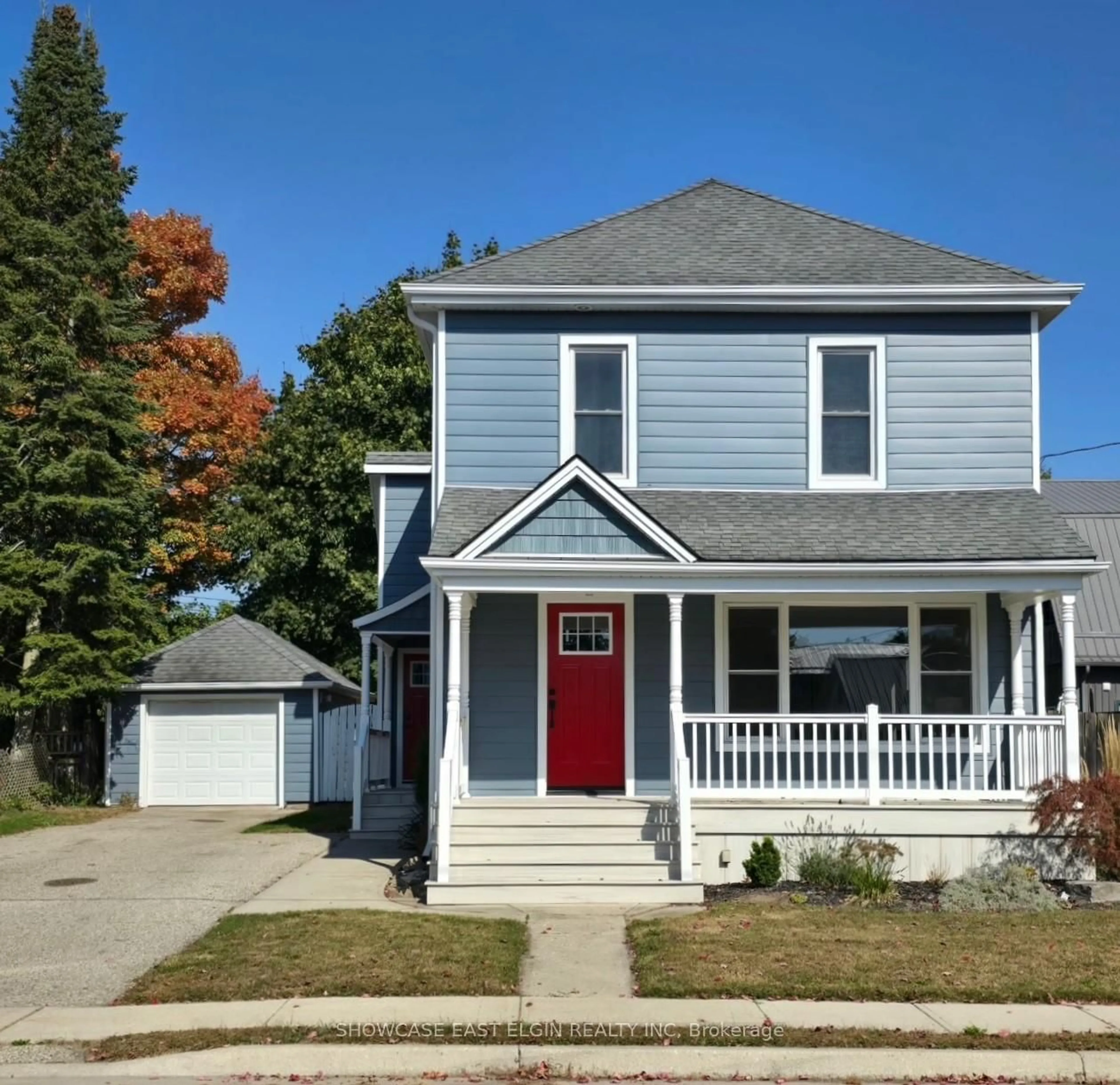 Home with vinyl exterior material, street for 45 Pine St, Aylmer Ontario N5H 1N3