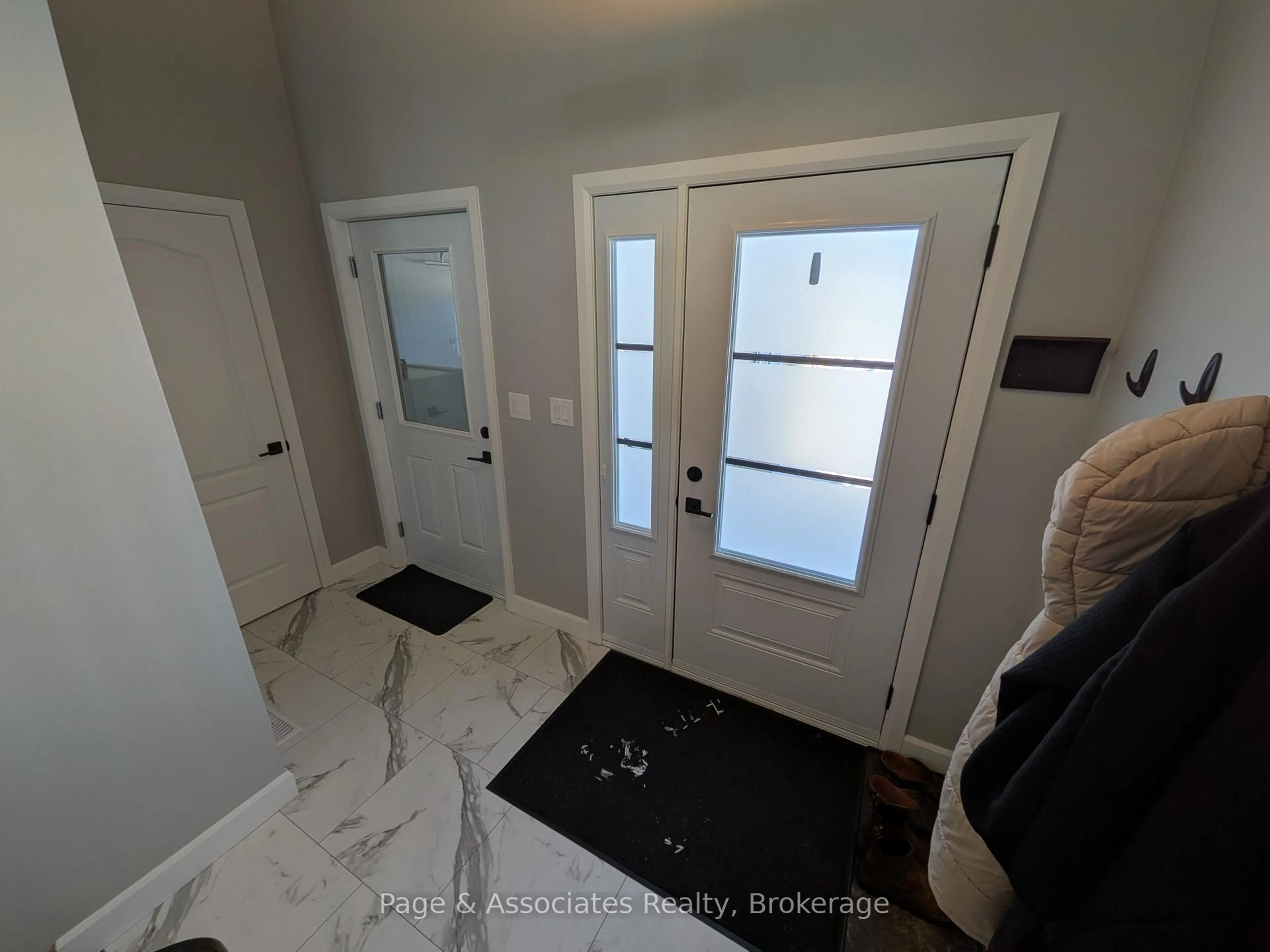 Indoor entryway for 547 Dutrisac Rd, West Nipissing Ontario P2B 2J9