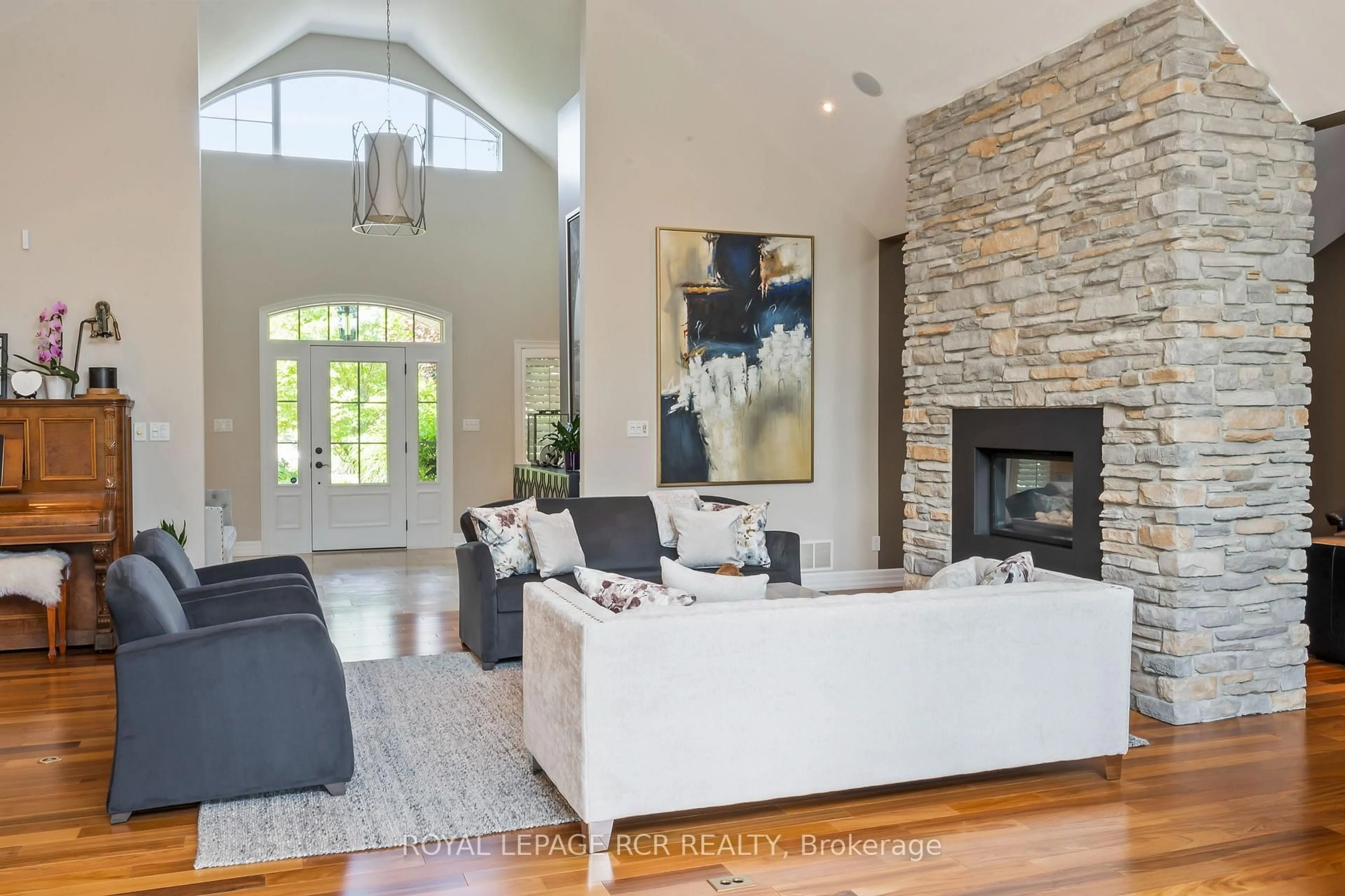 Living room with furniture, unknown for 9727 Dundas St, Erin Ontario N0B 1T0