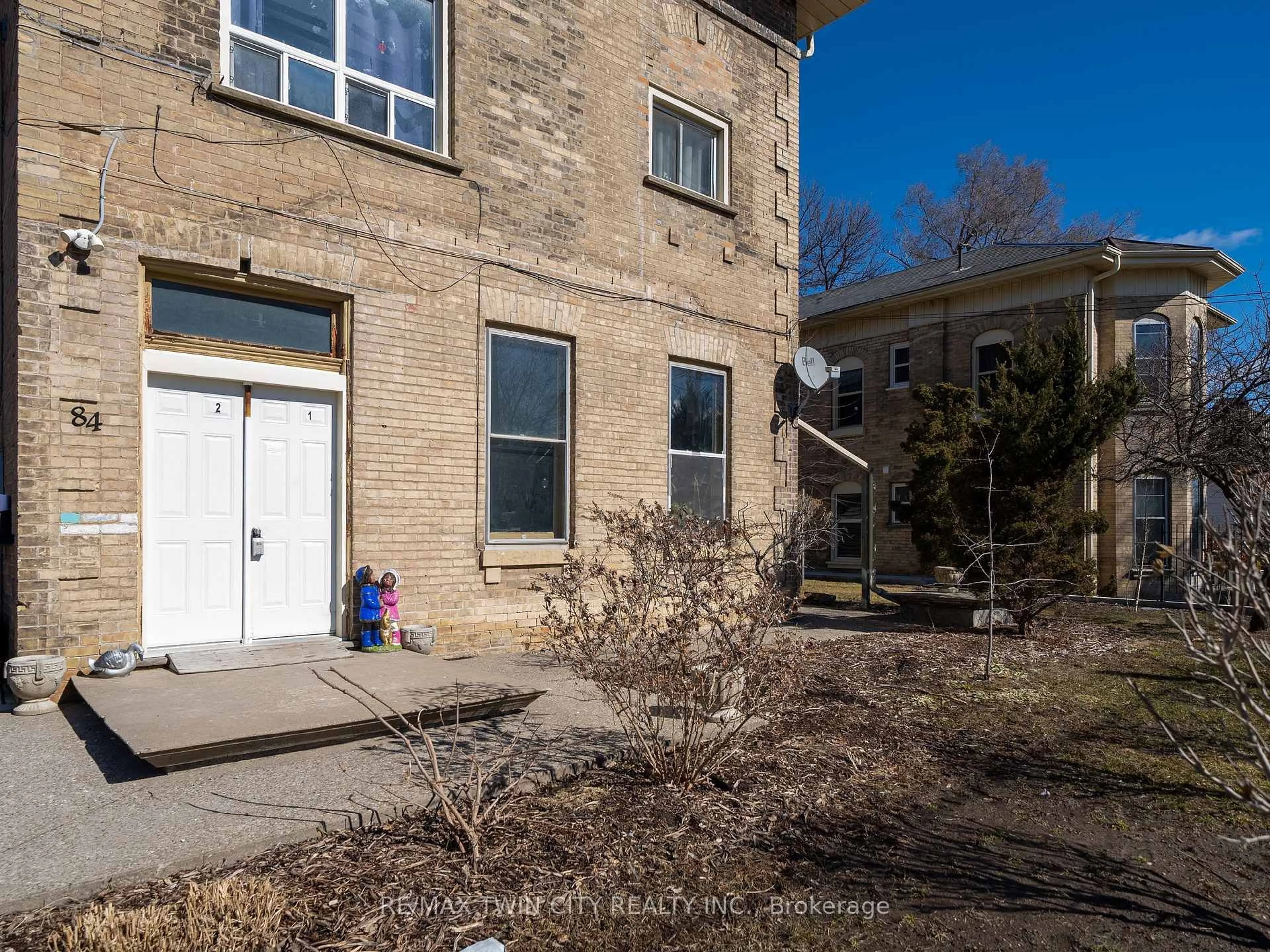 Unknown for 84 sheridan St, Brantford Ontario N3T 2R4